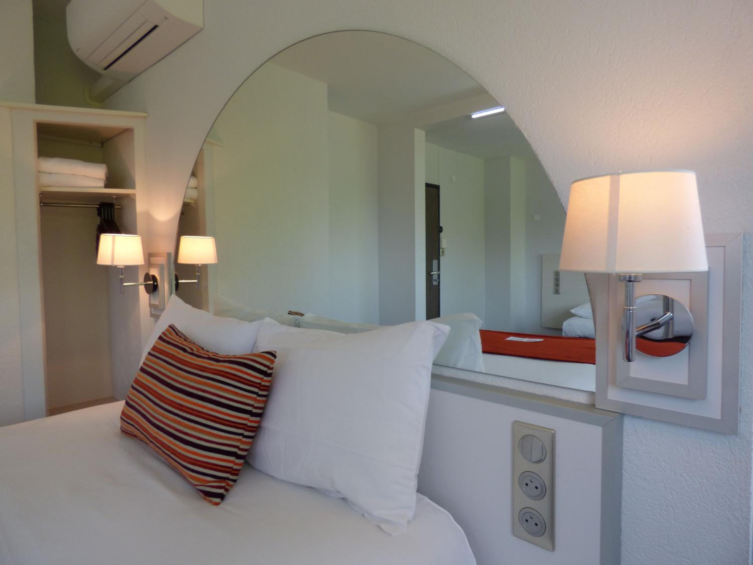 Family Room - Photo 6