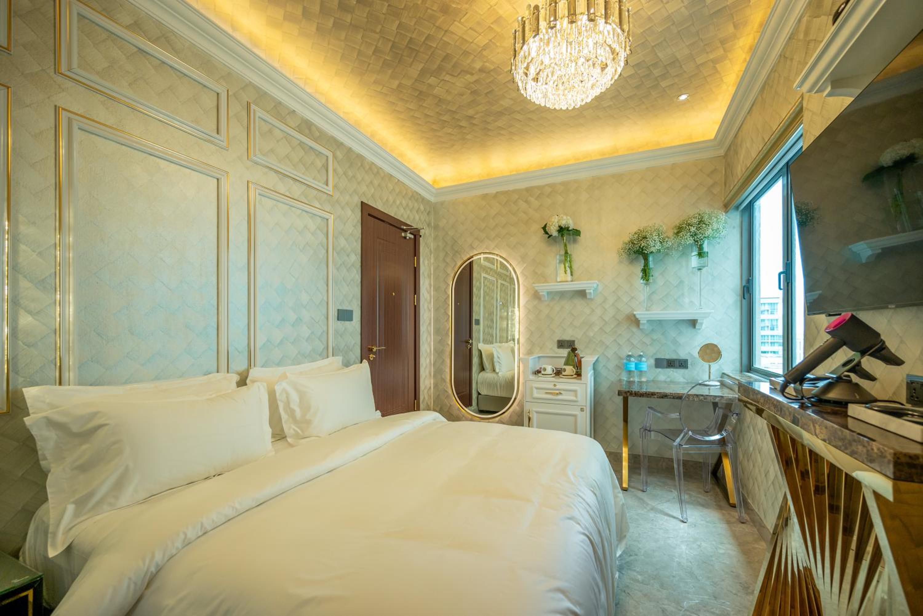 Standard King Room - Photo 2