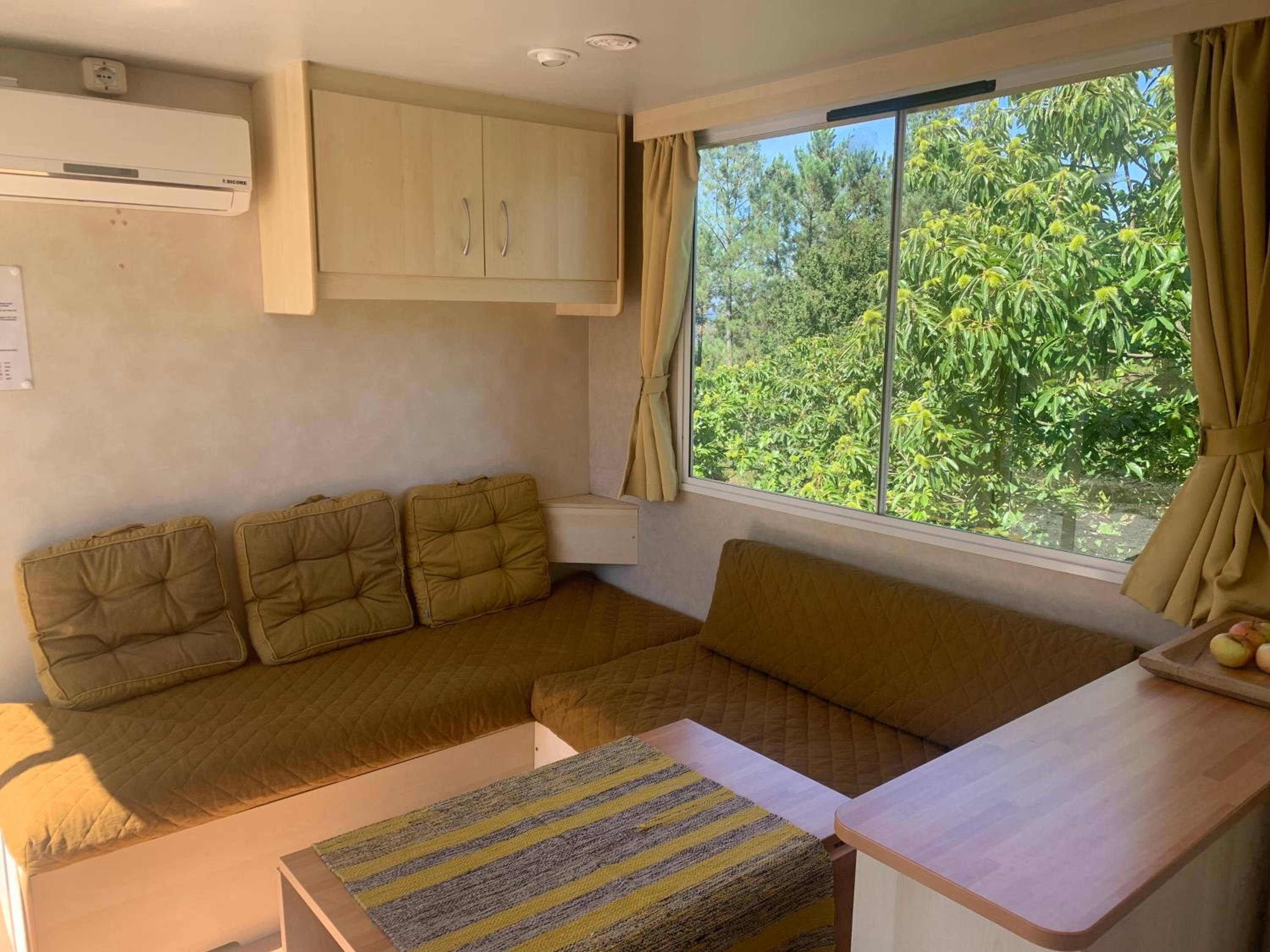 Mobile Home photo 2