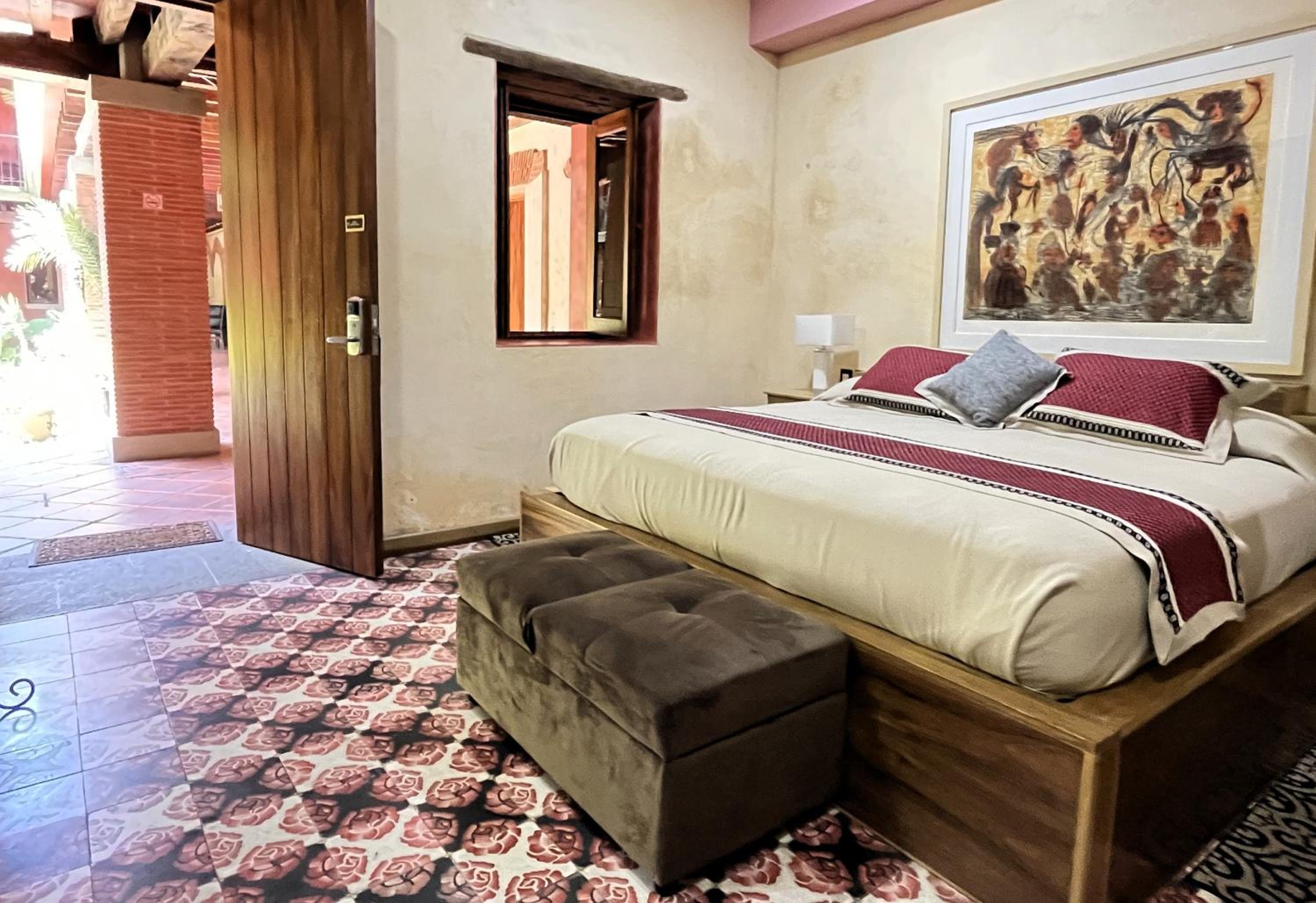 Deluxe Suite - Photo 1