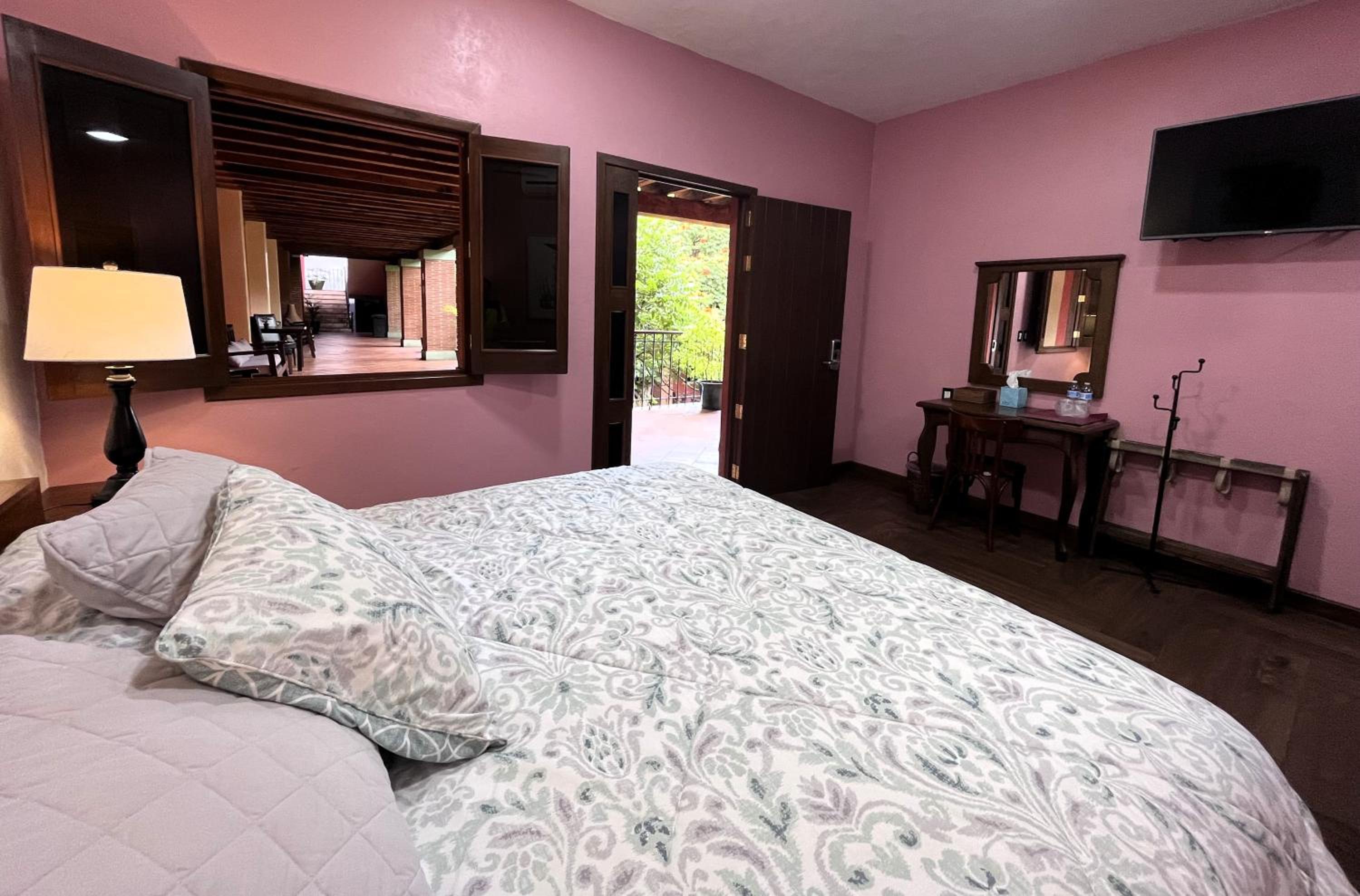 Large Double Room - Photo 5