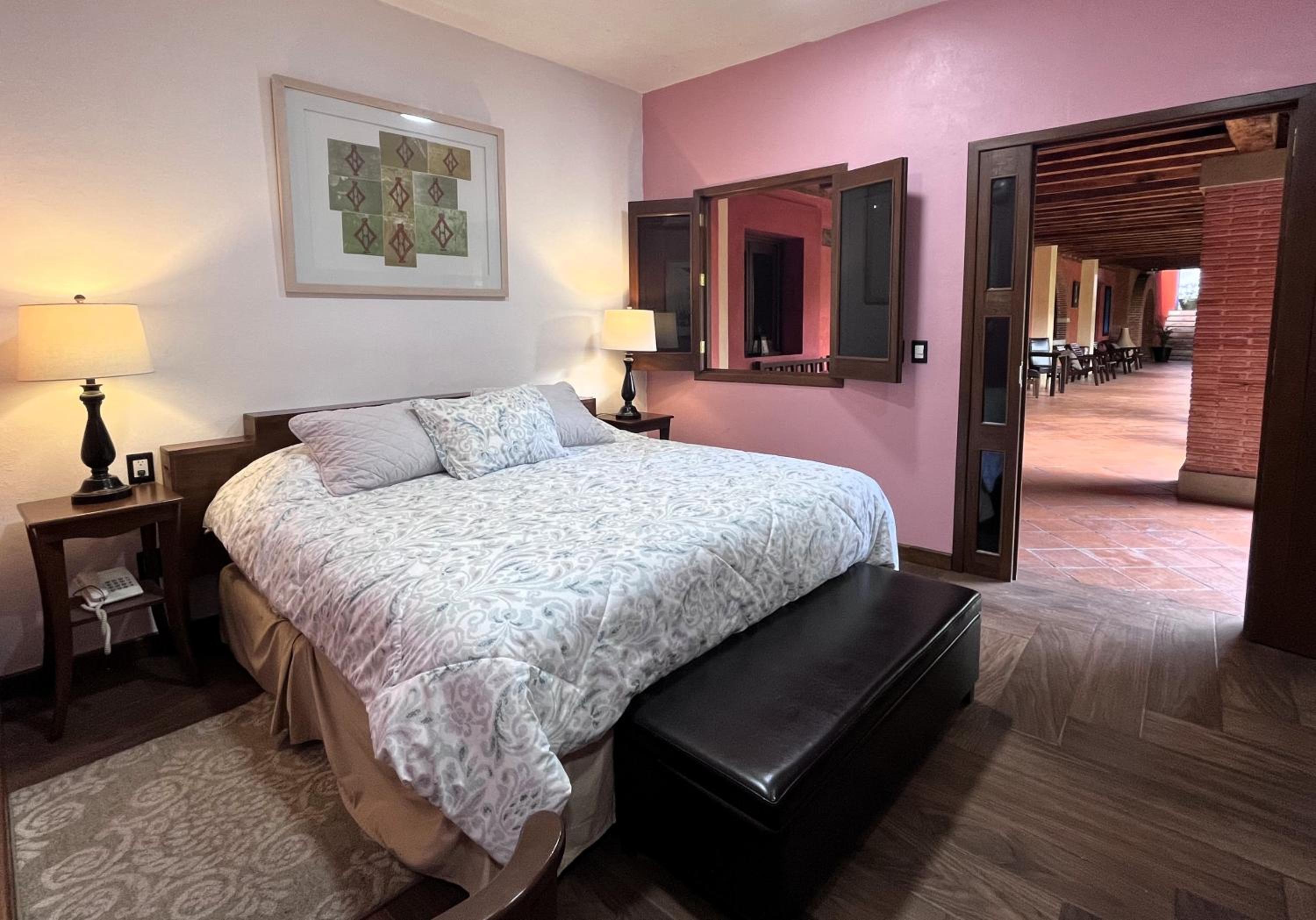 Large Double Room - Photo 1