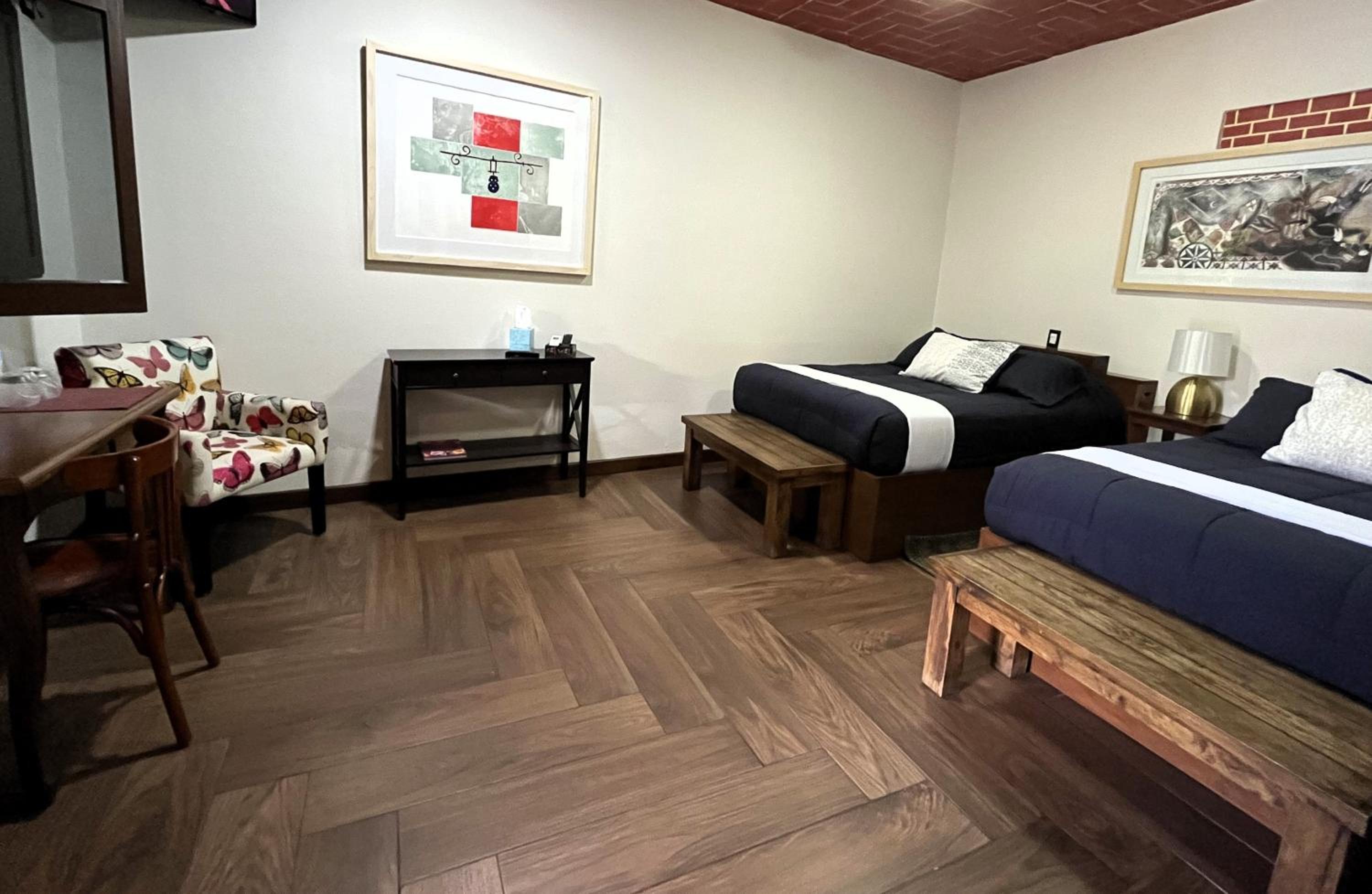 Standard Twin Room - Photo 3