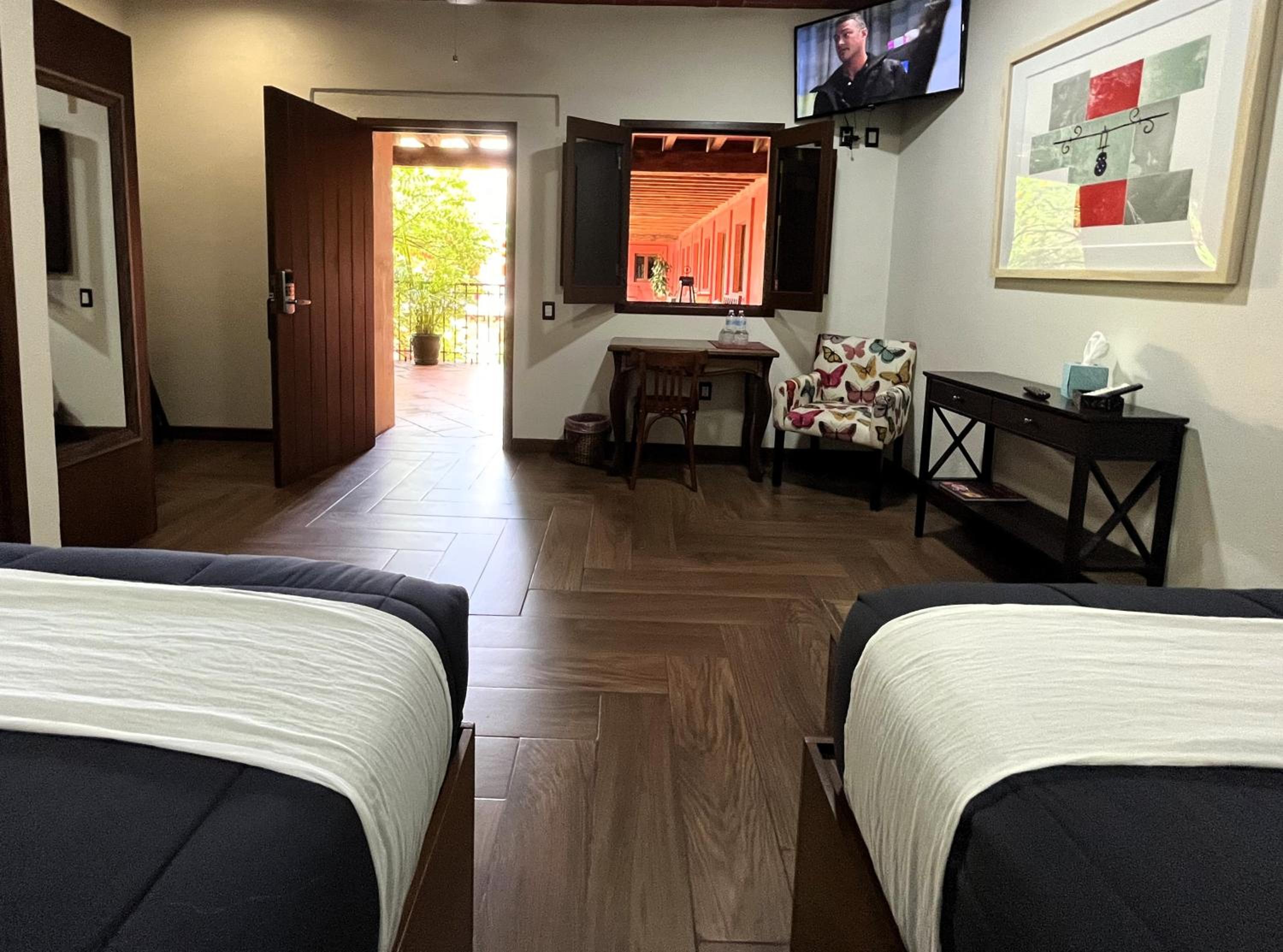 Standard Twin Room - Photo 2