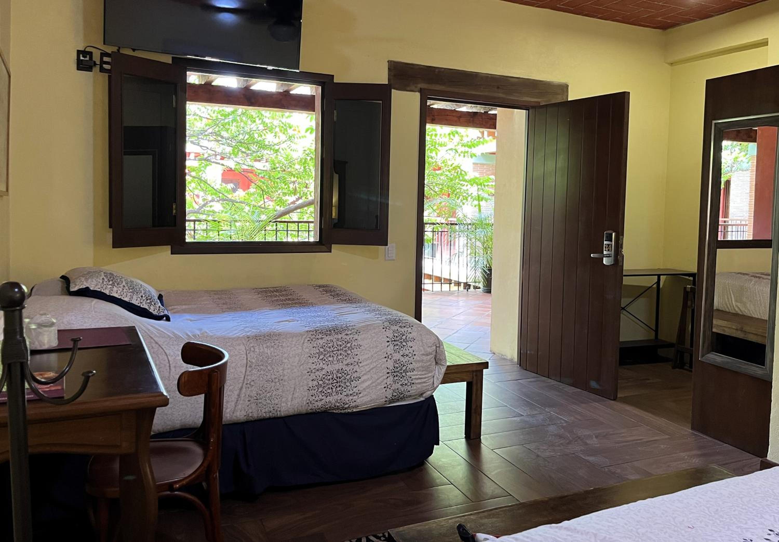 Superior Double Room with Two Beds - Photo 2
