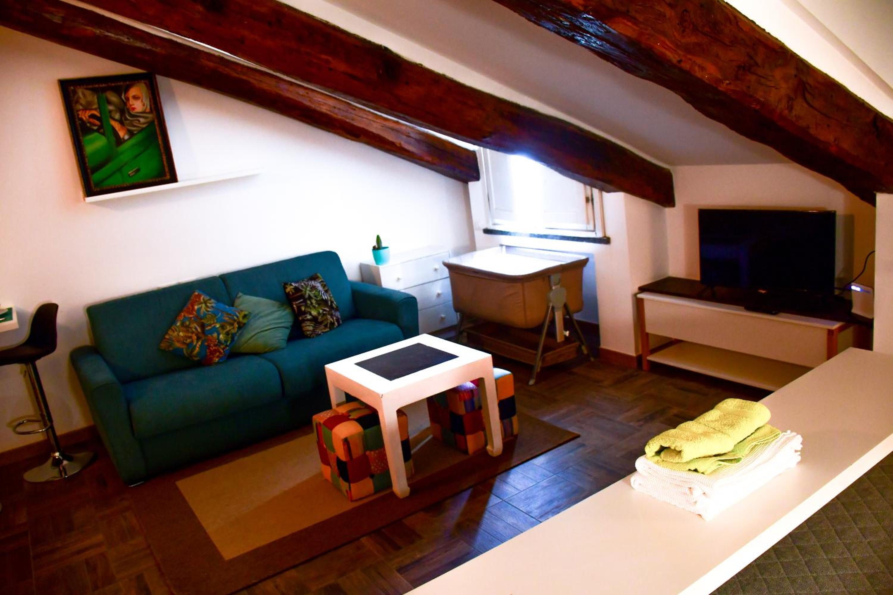 One-Bedroom Apartment - Photo 3