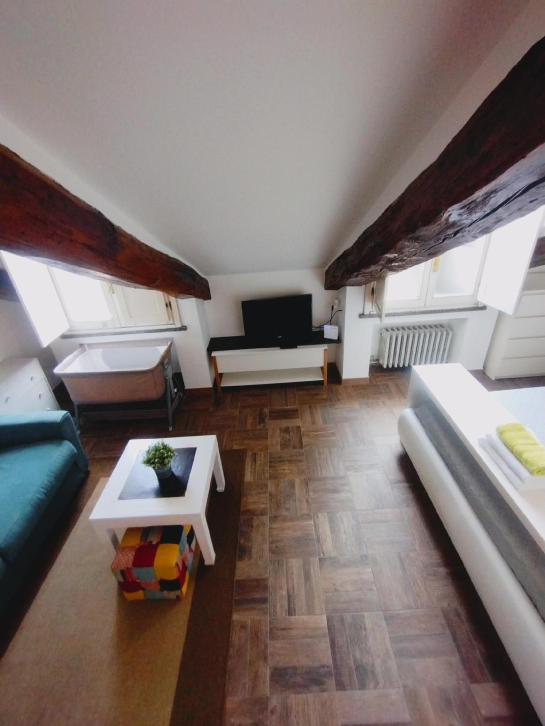 One-Bedroom Apartment - Photo 5