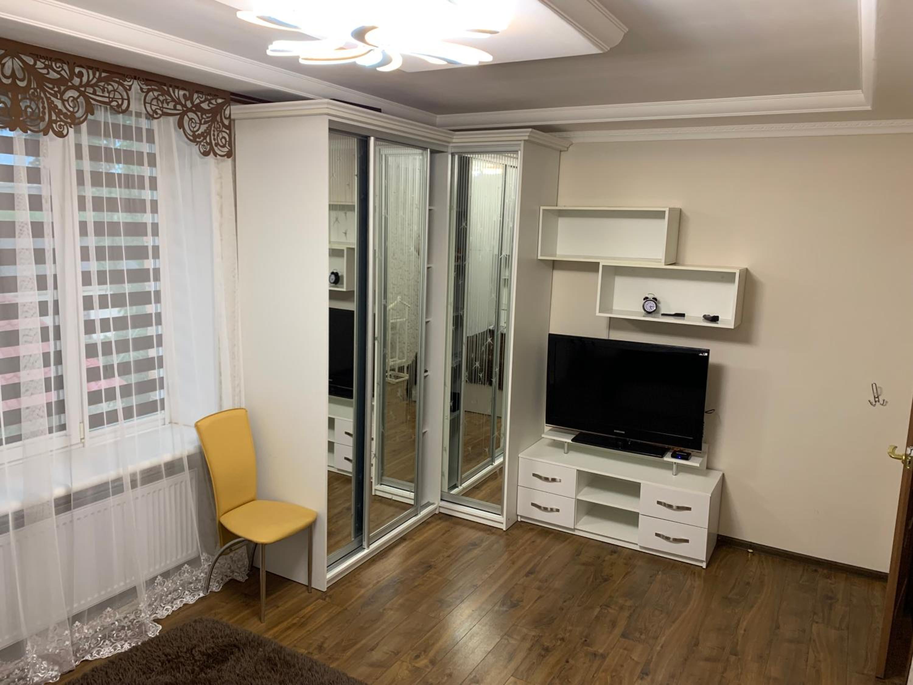 Family Room with Private Bathroom photo 3