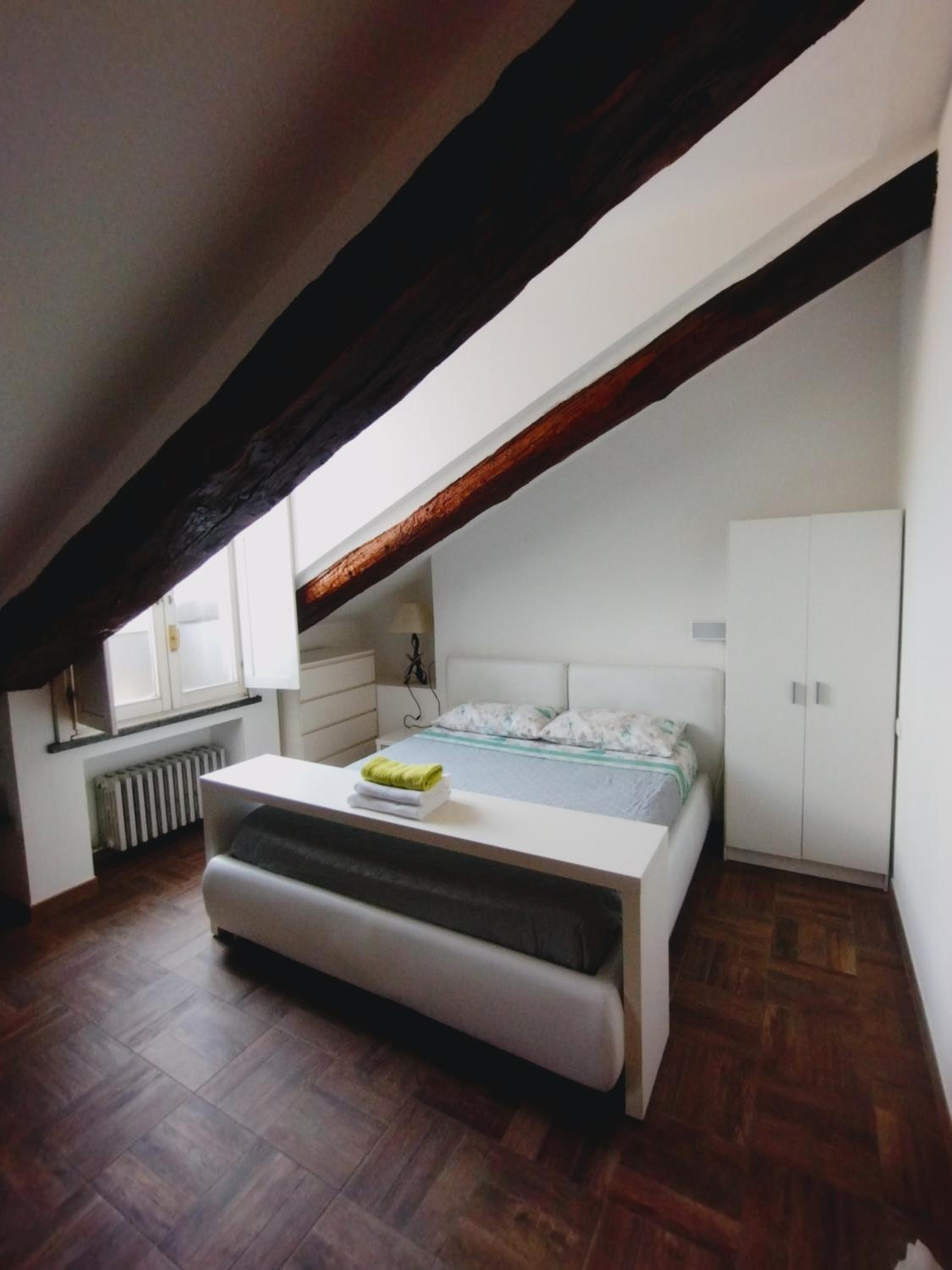 One-Bedroom Apartment - Photo 8