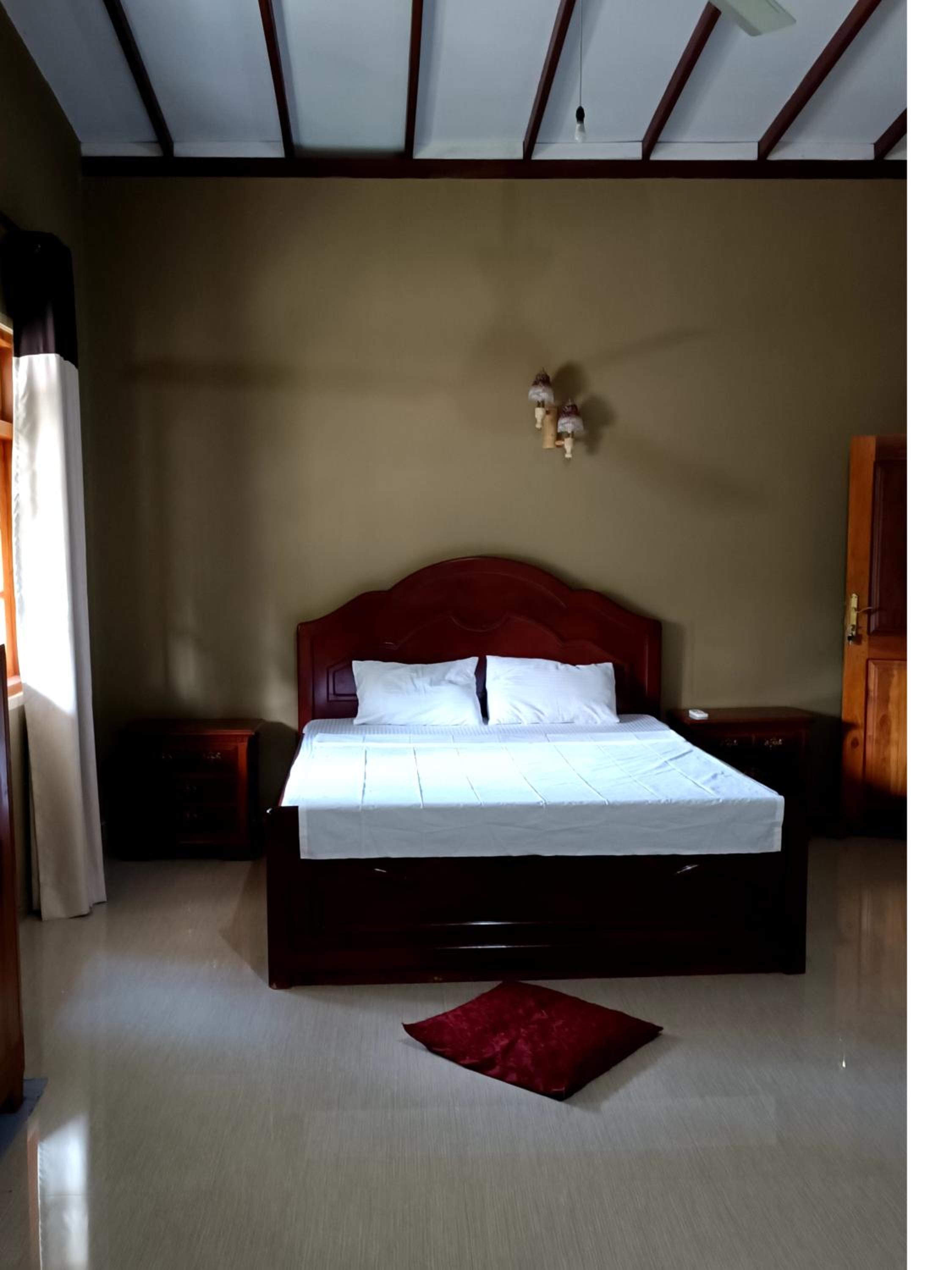 Deluxe Double Room with Balcony photo 1