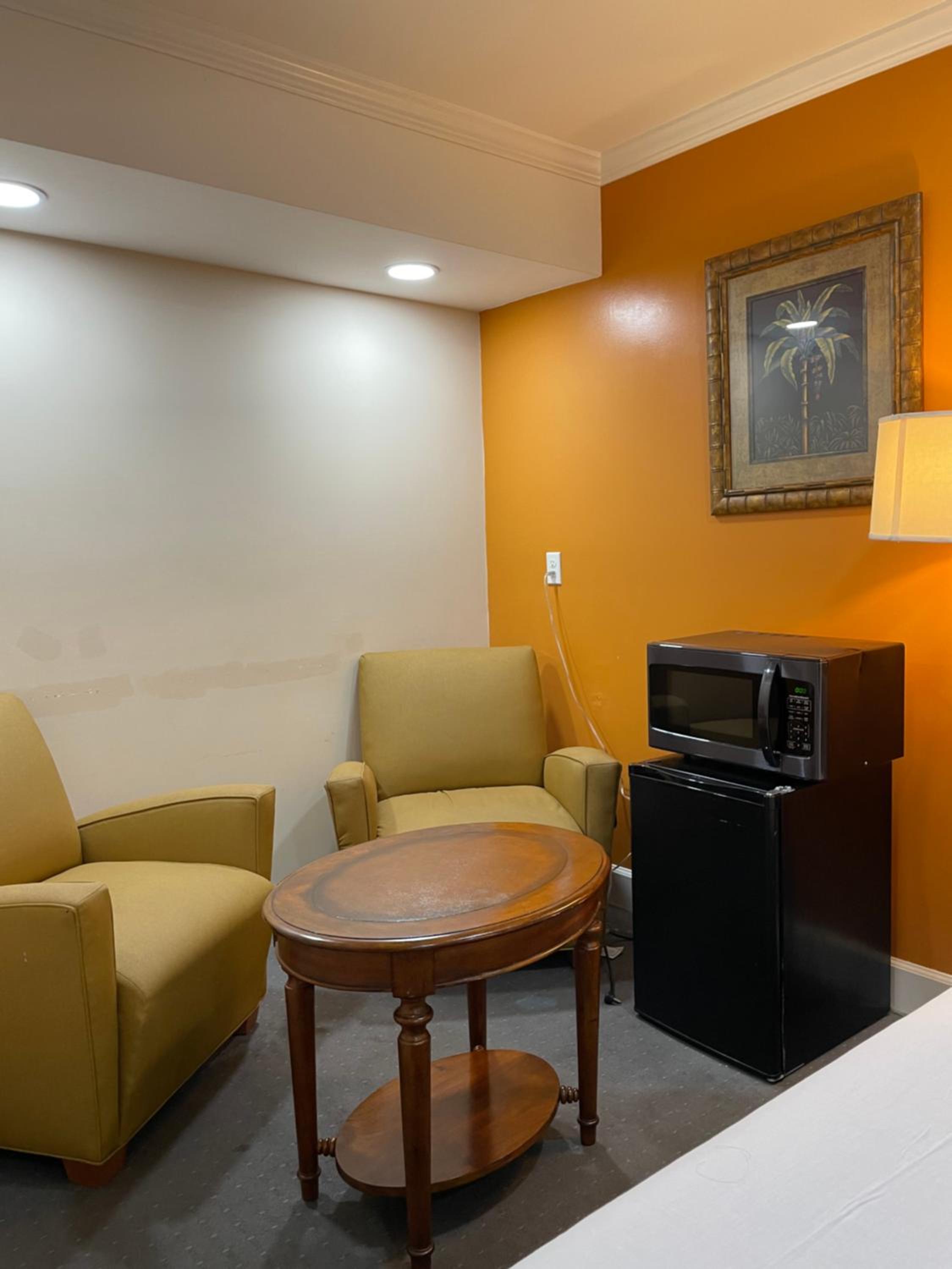 Studio Suite with Two Queen Beds - Non-Smoking - Photo 5