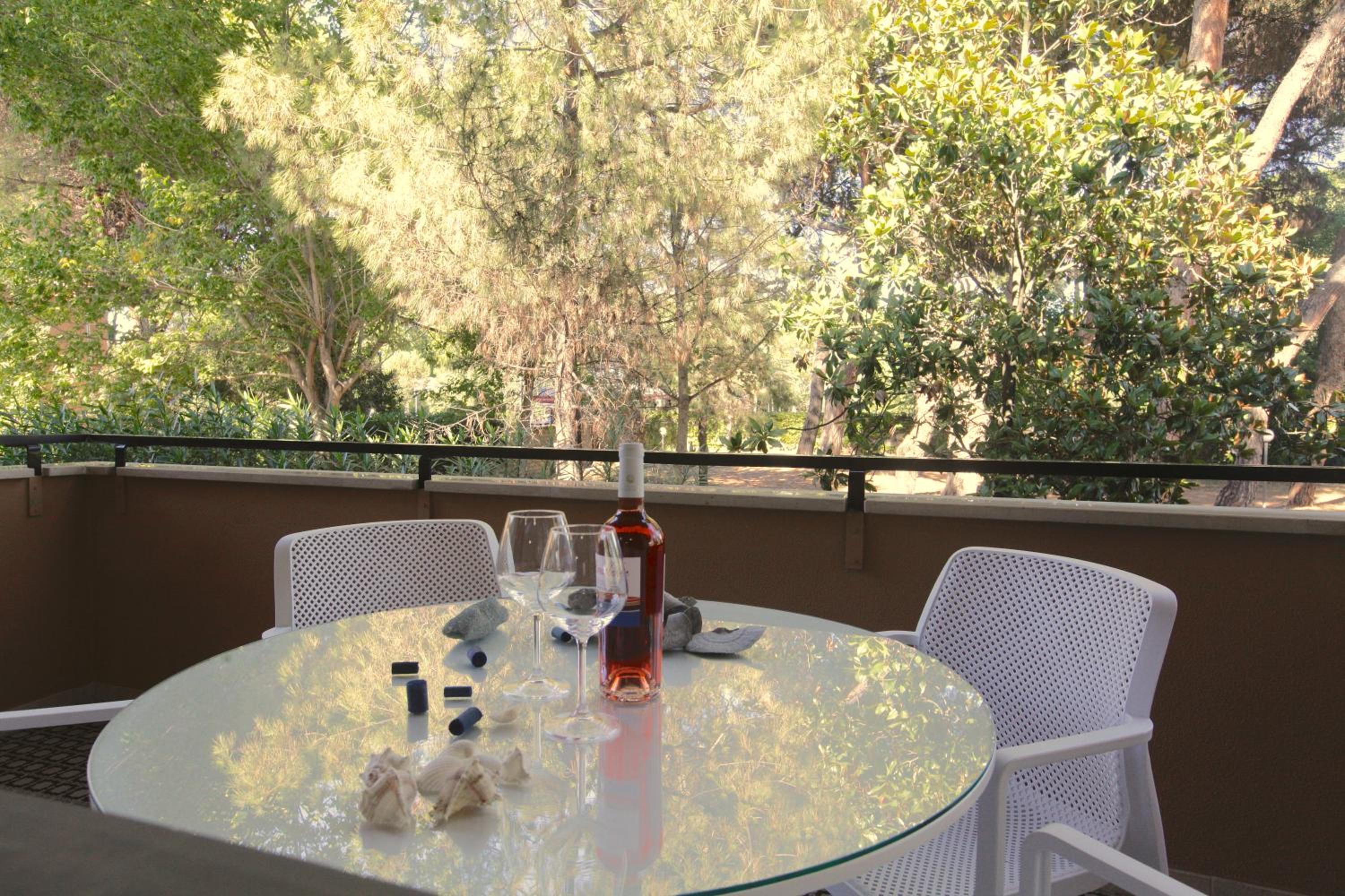 Two-Bedroom Apartment with Terrace and Sea View photo 3
