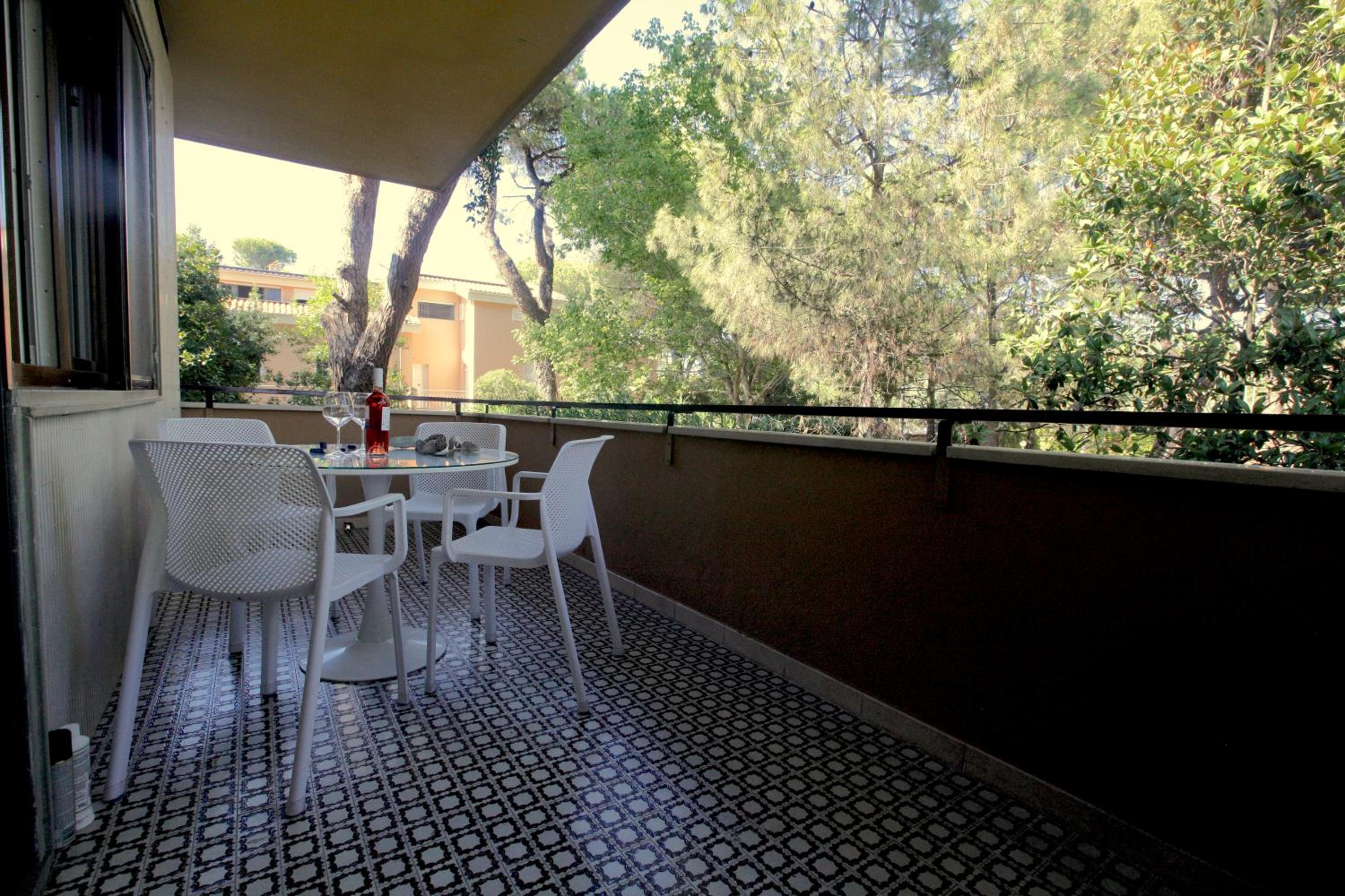 Two-Bedroom Apartment with Terrace and Sea View photo 2