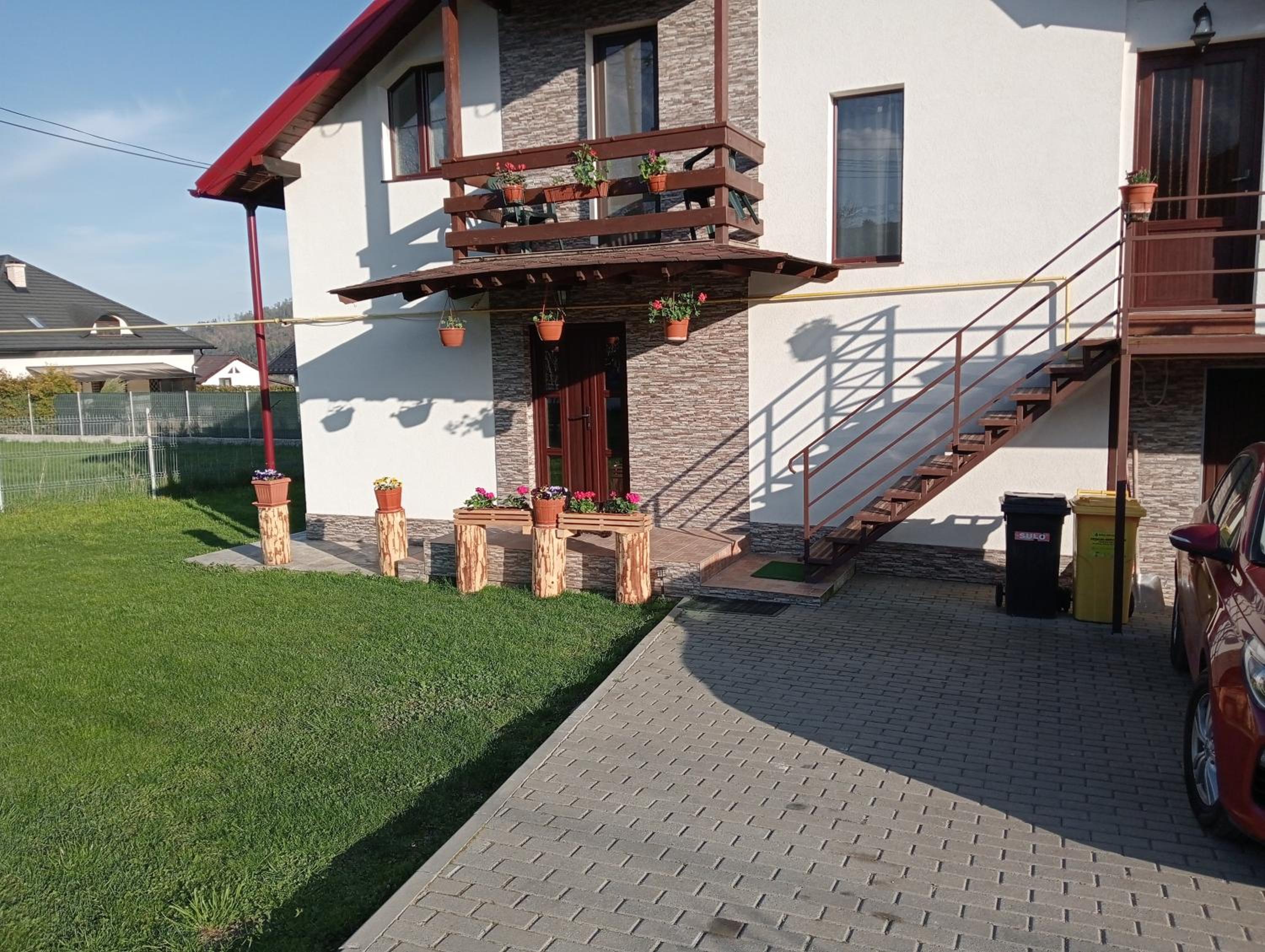 Four-Bedroom House photo 2