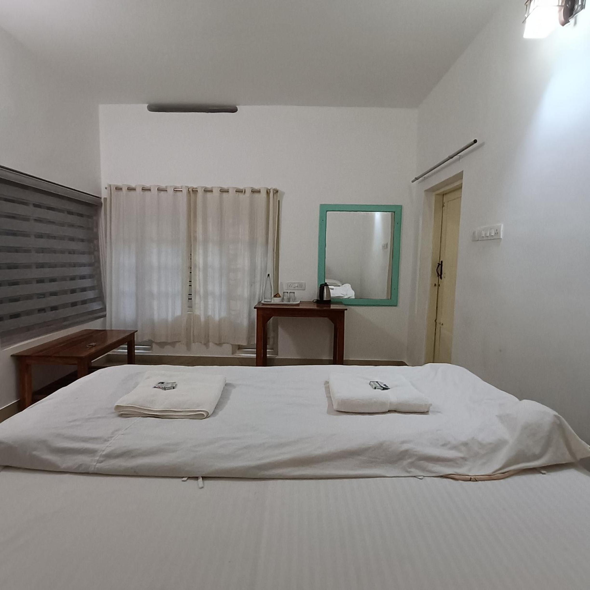 Twin Room with Balcony photo 3
