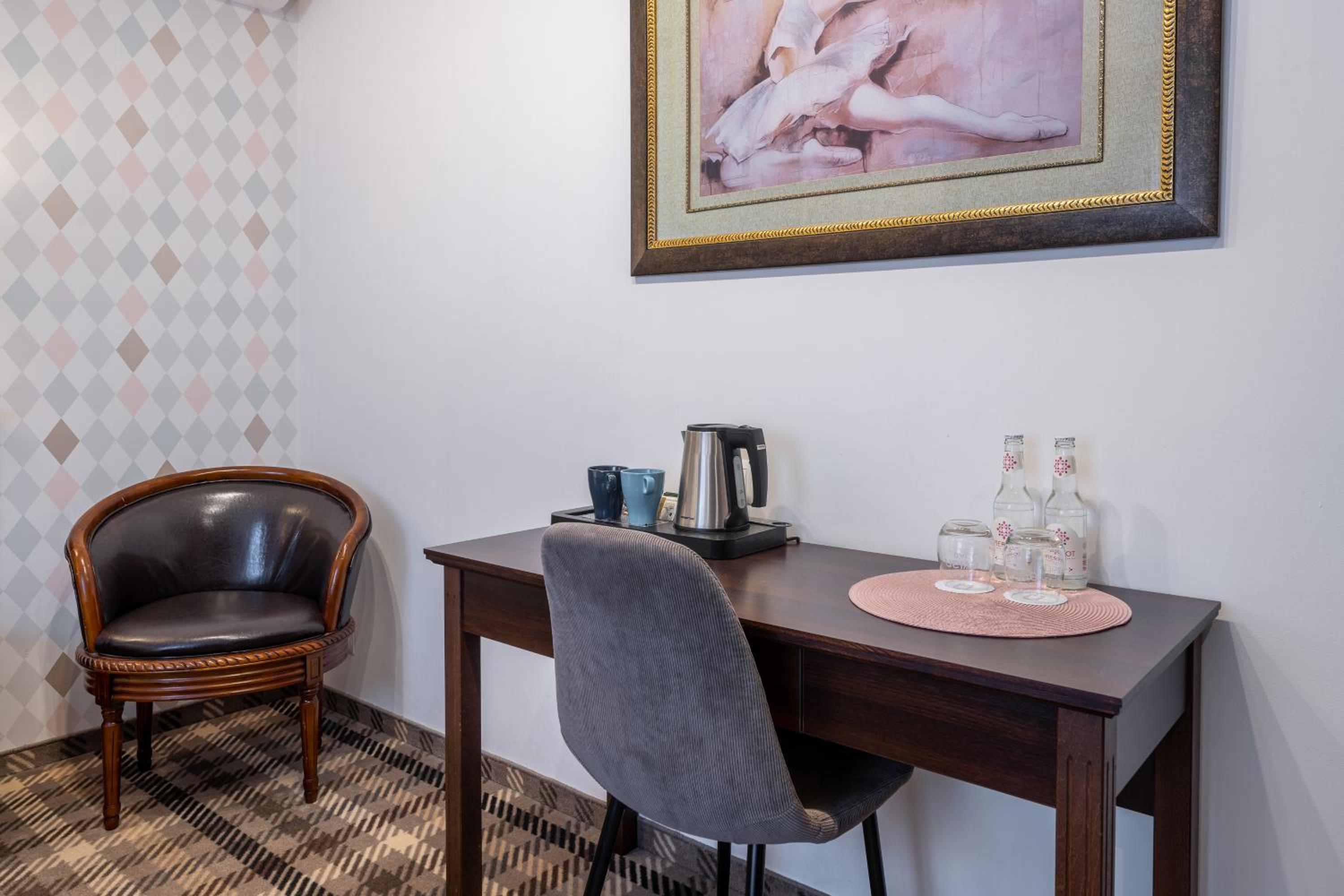 Standard Double or Twin Room - Photo 4