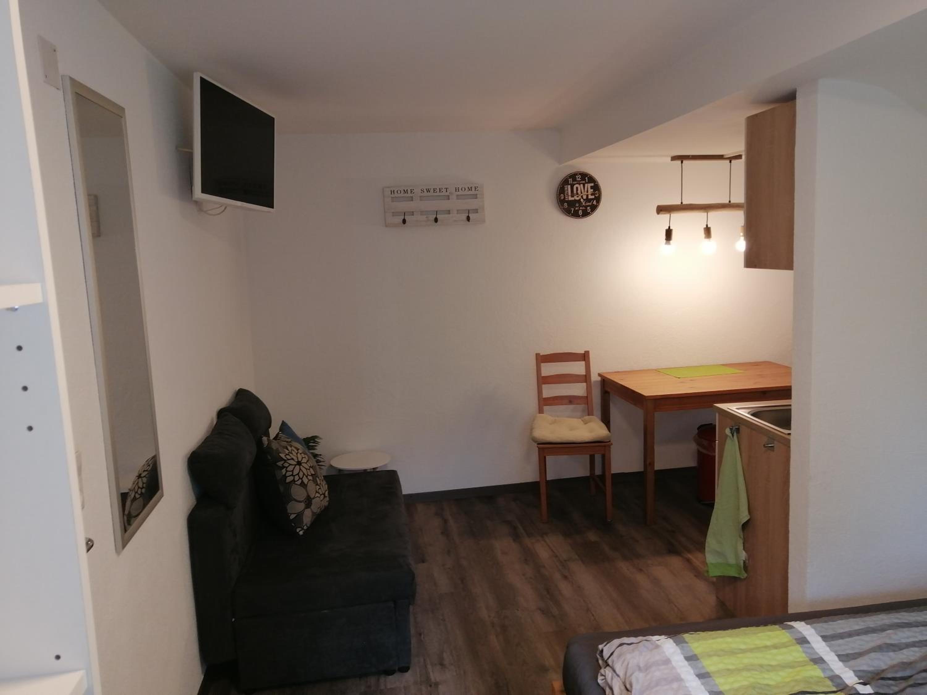 One-Bedroom Apartment photo 1