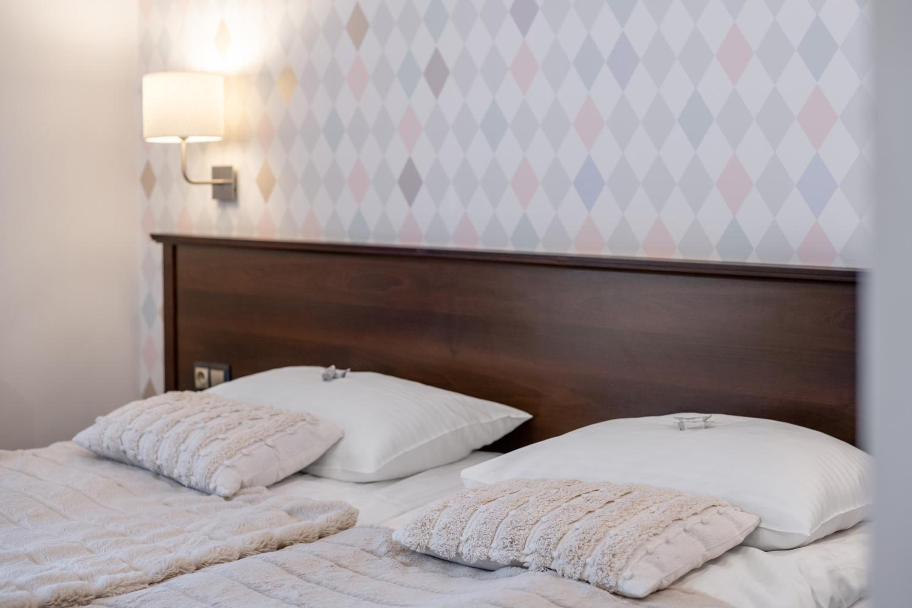 Double or Twin Room with Terrace - Photo 4