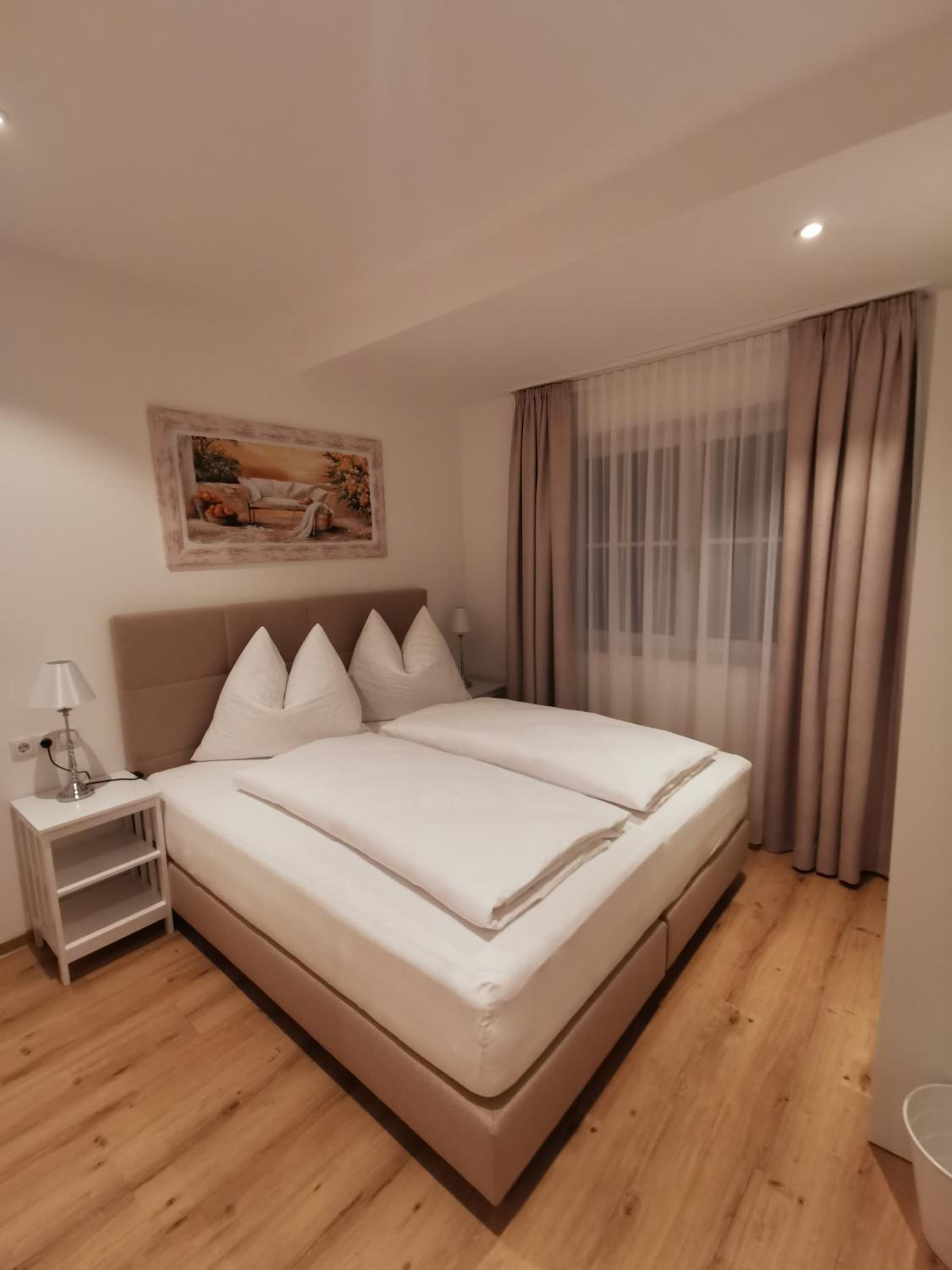 One-Bedroom Apartment with Balcony photo 1