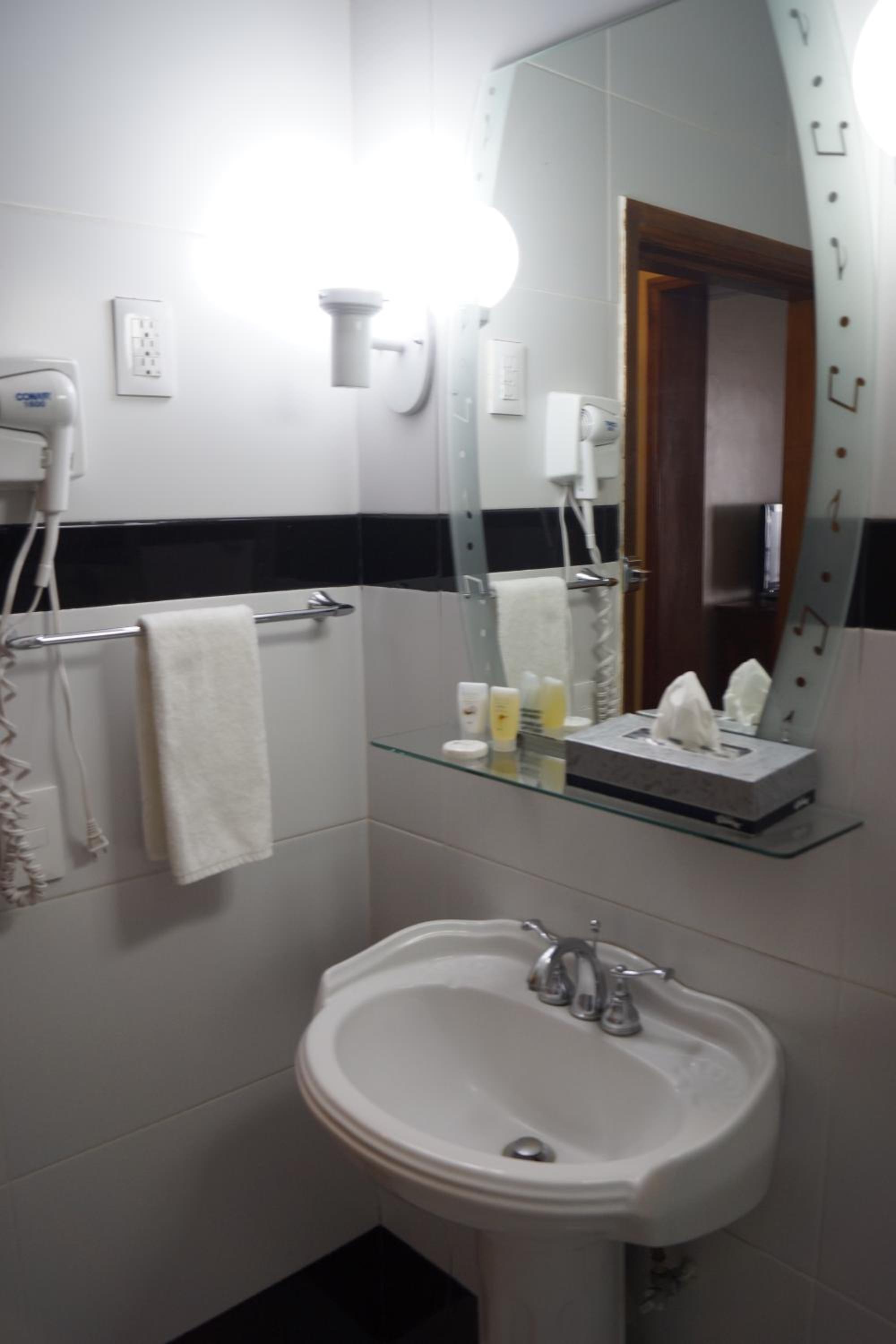 Double Room - Photo 4