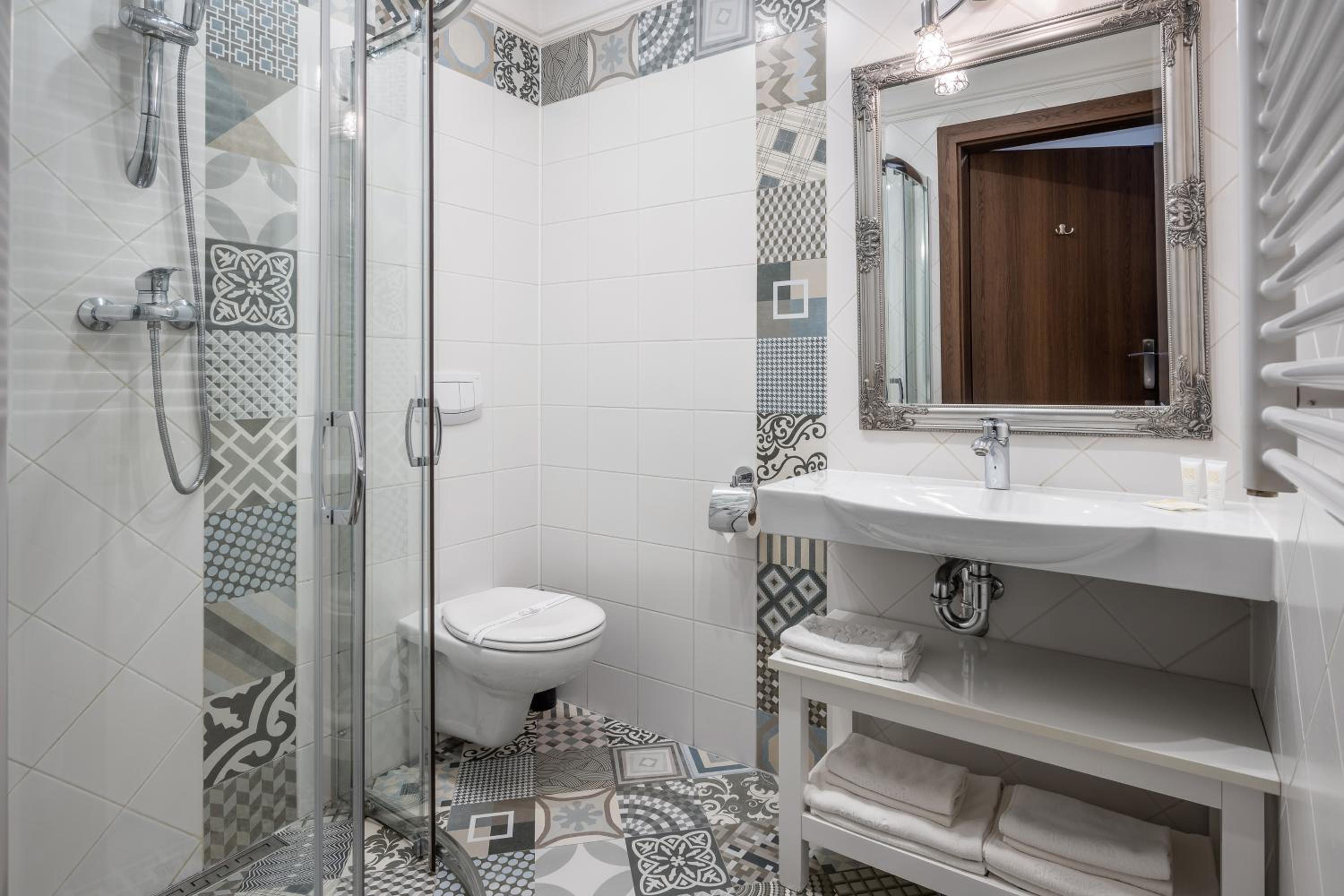 Standard Double or Twin Room - Photo 2