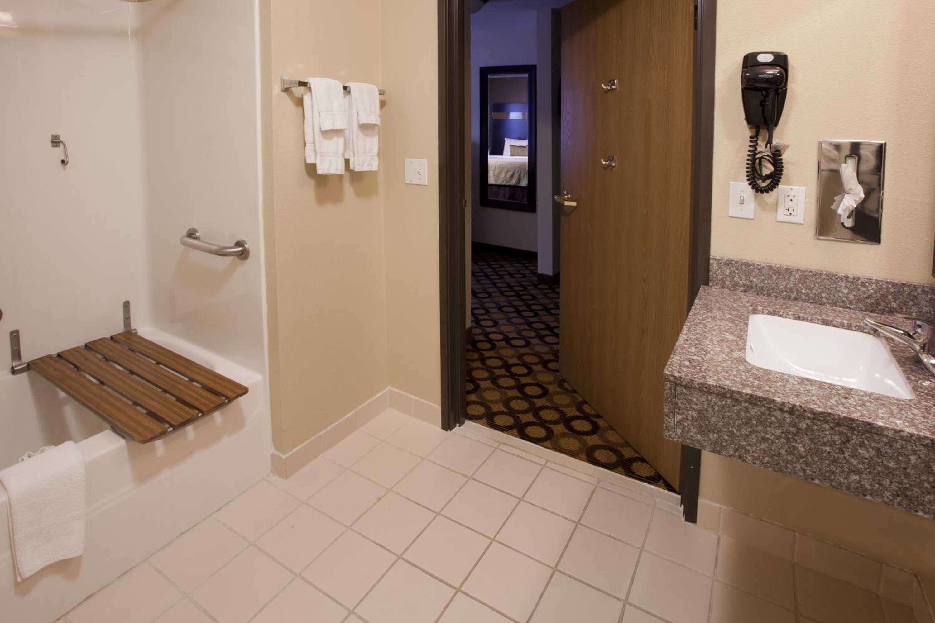 King Room - Disability Access - Photo 2