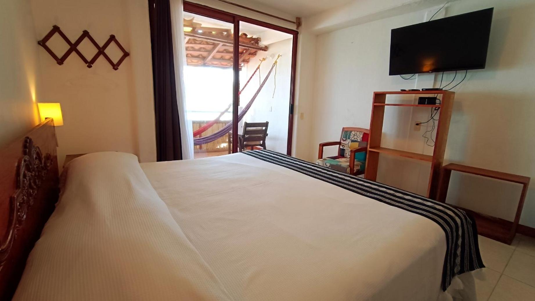 Deluxe Double Room with Balcony and Sea View