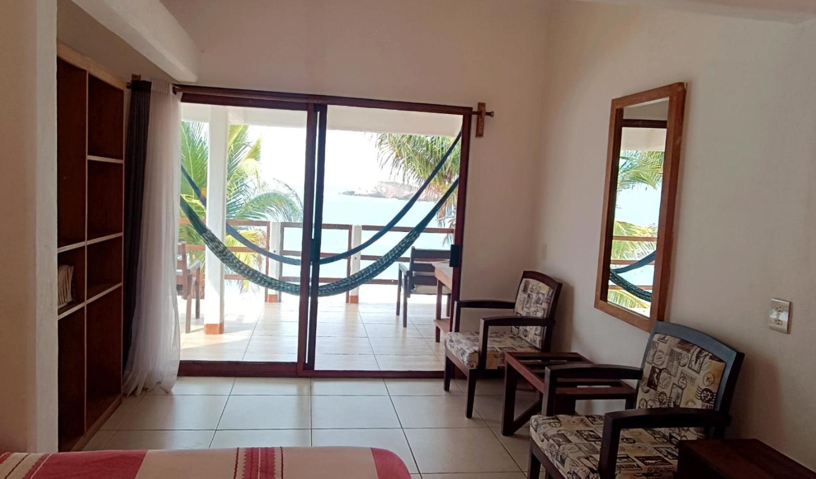 Double Room with Balcony and Sea View photo 3