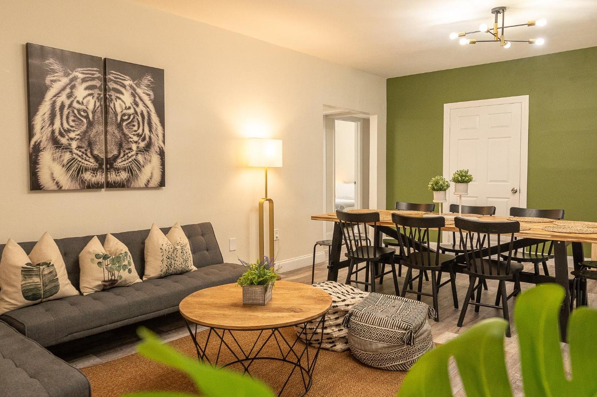 Family Room photo 1