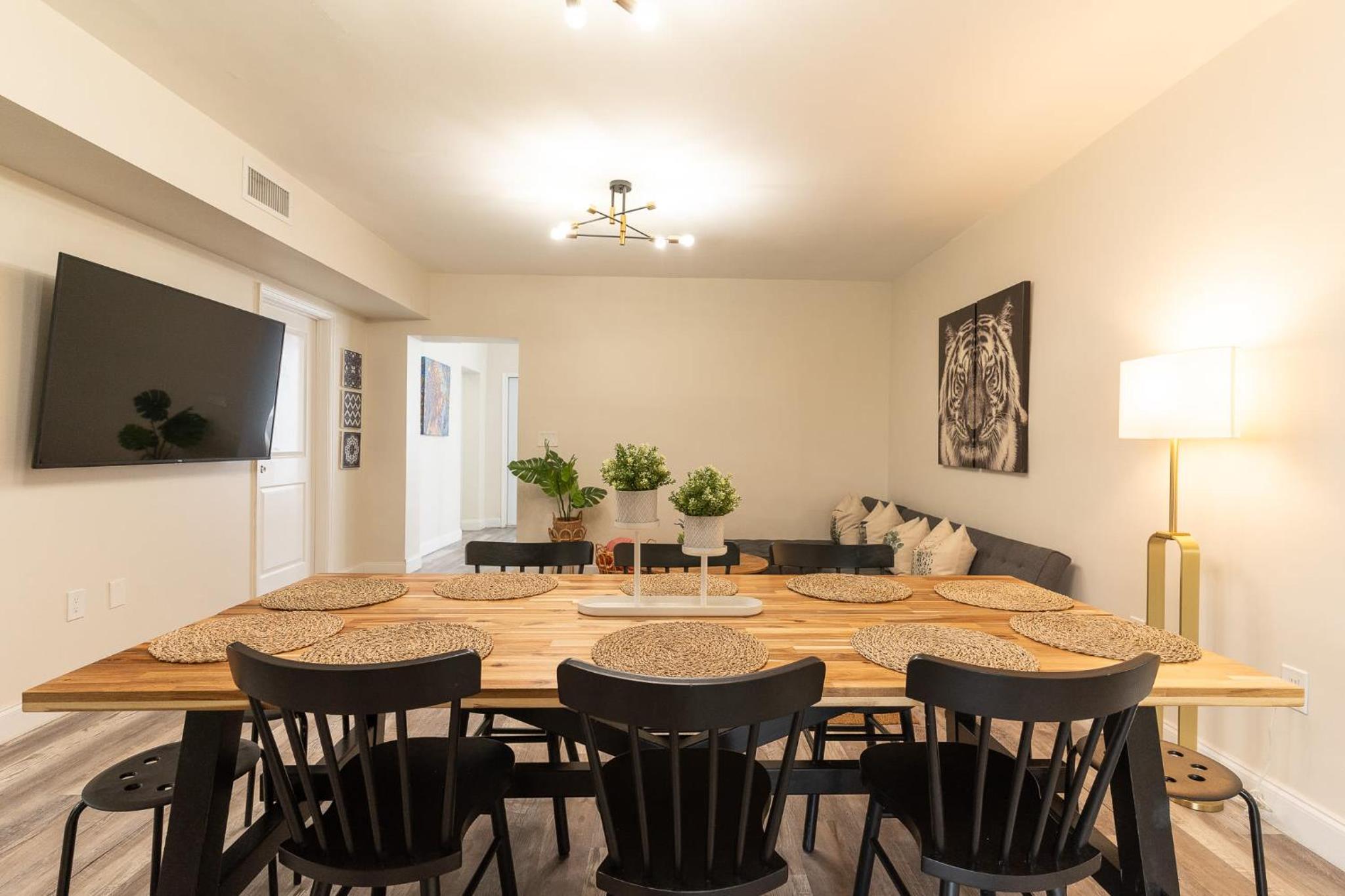 Family Room photo 3