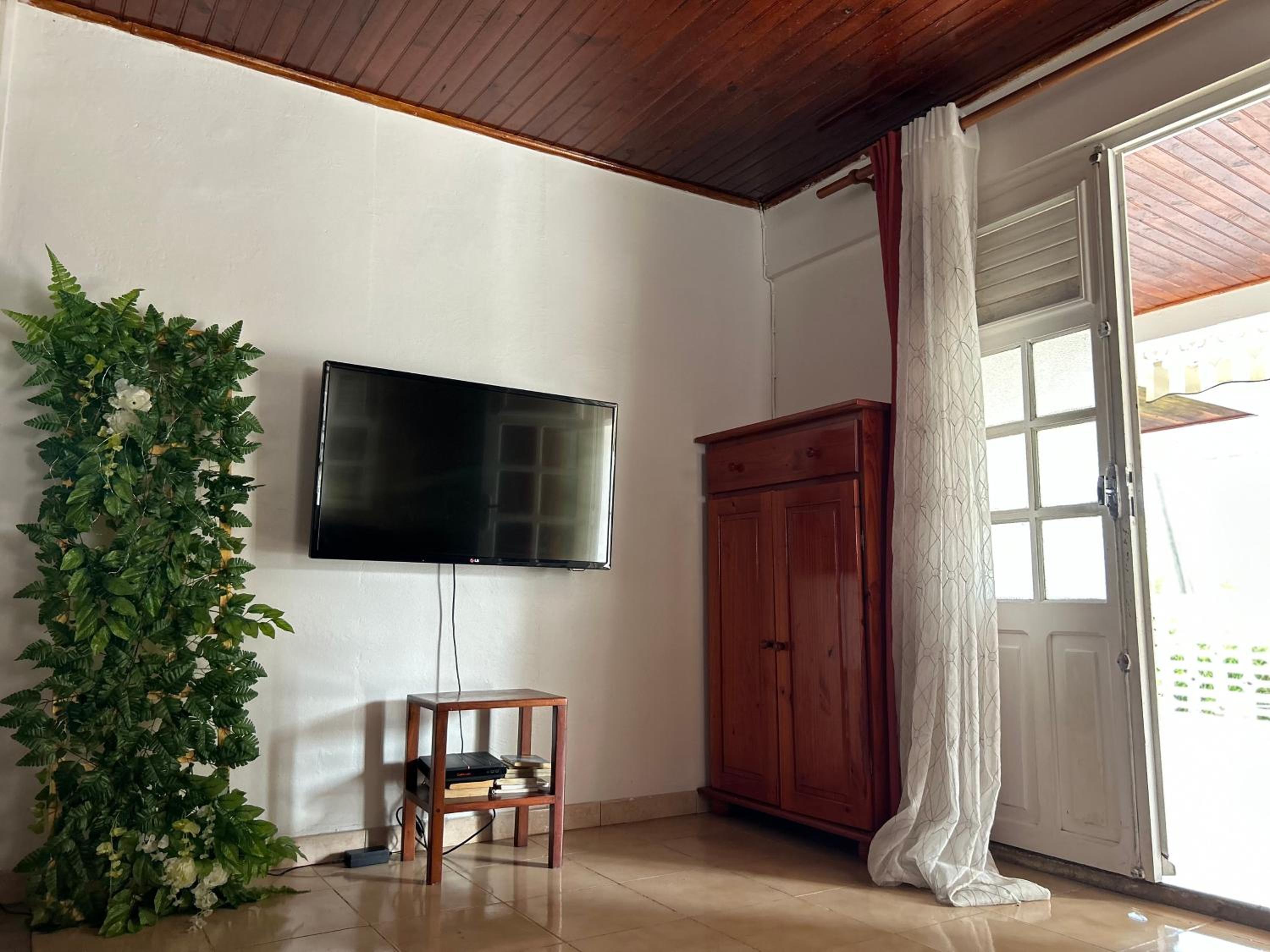 Two-Bedroom House photo 2
