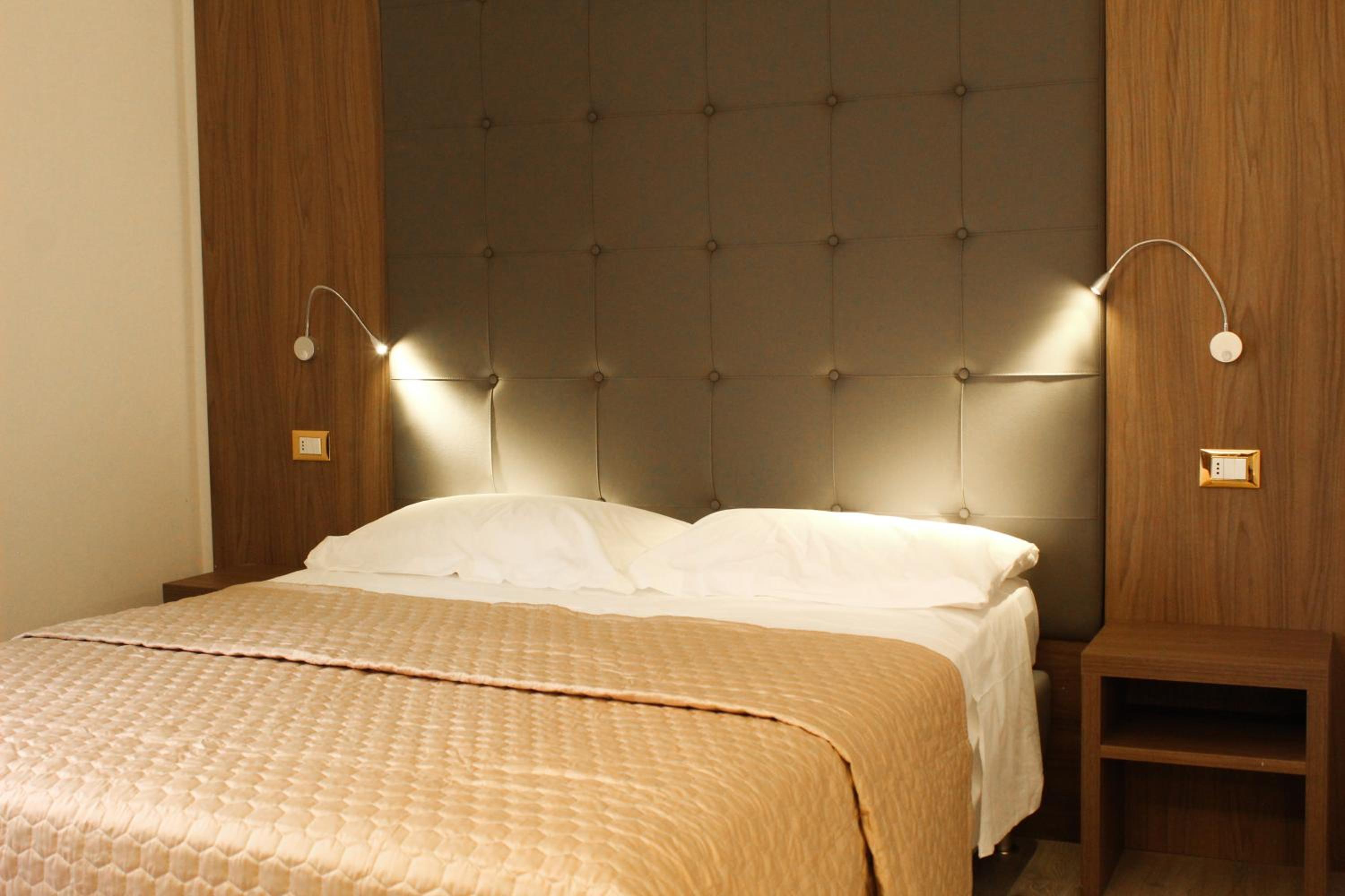 Standard Queen Room photo 1