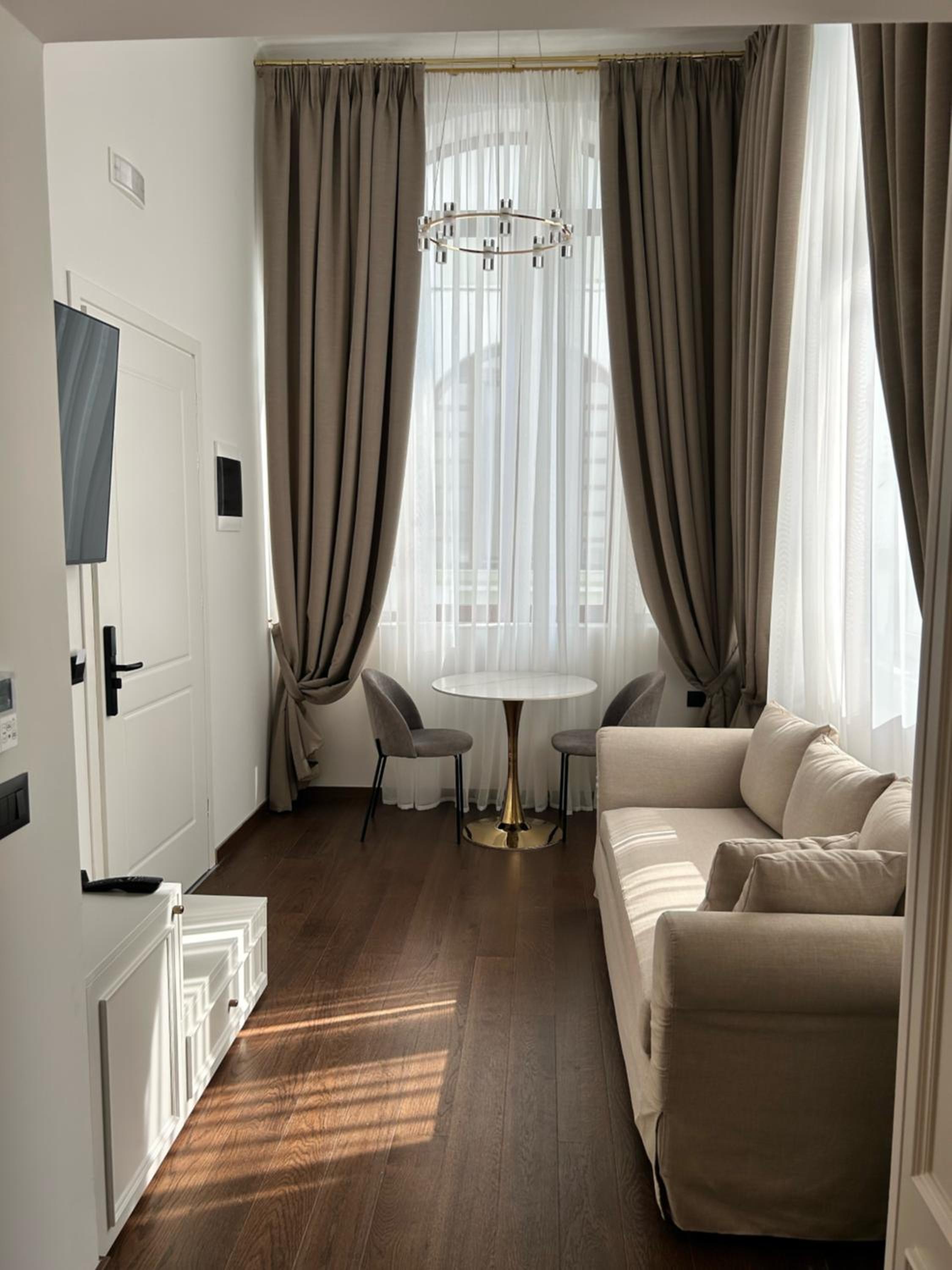 Deluxe Suite with Spa Bath photo 3
