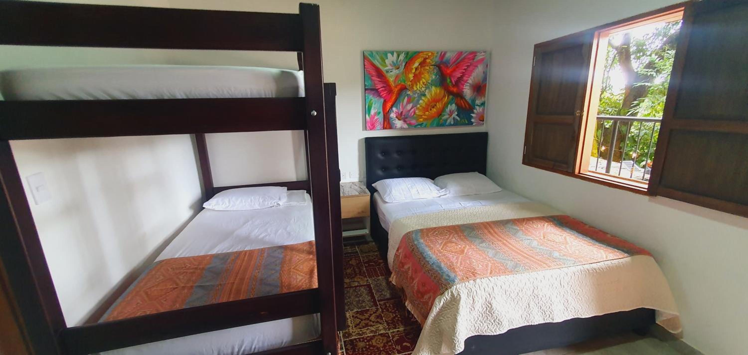 Quadruple Room with Private Bathroom photo 3