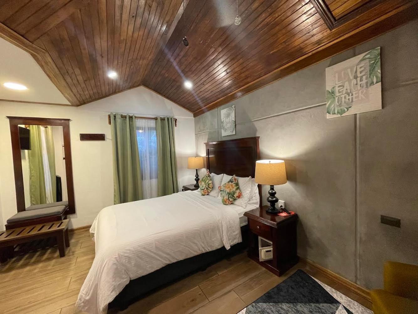 Economy Double Room photo 2