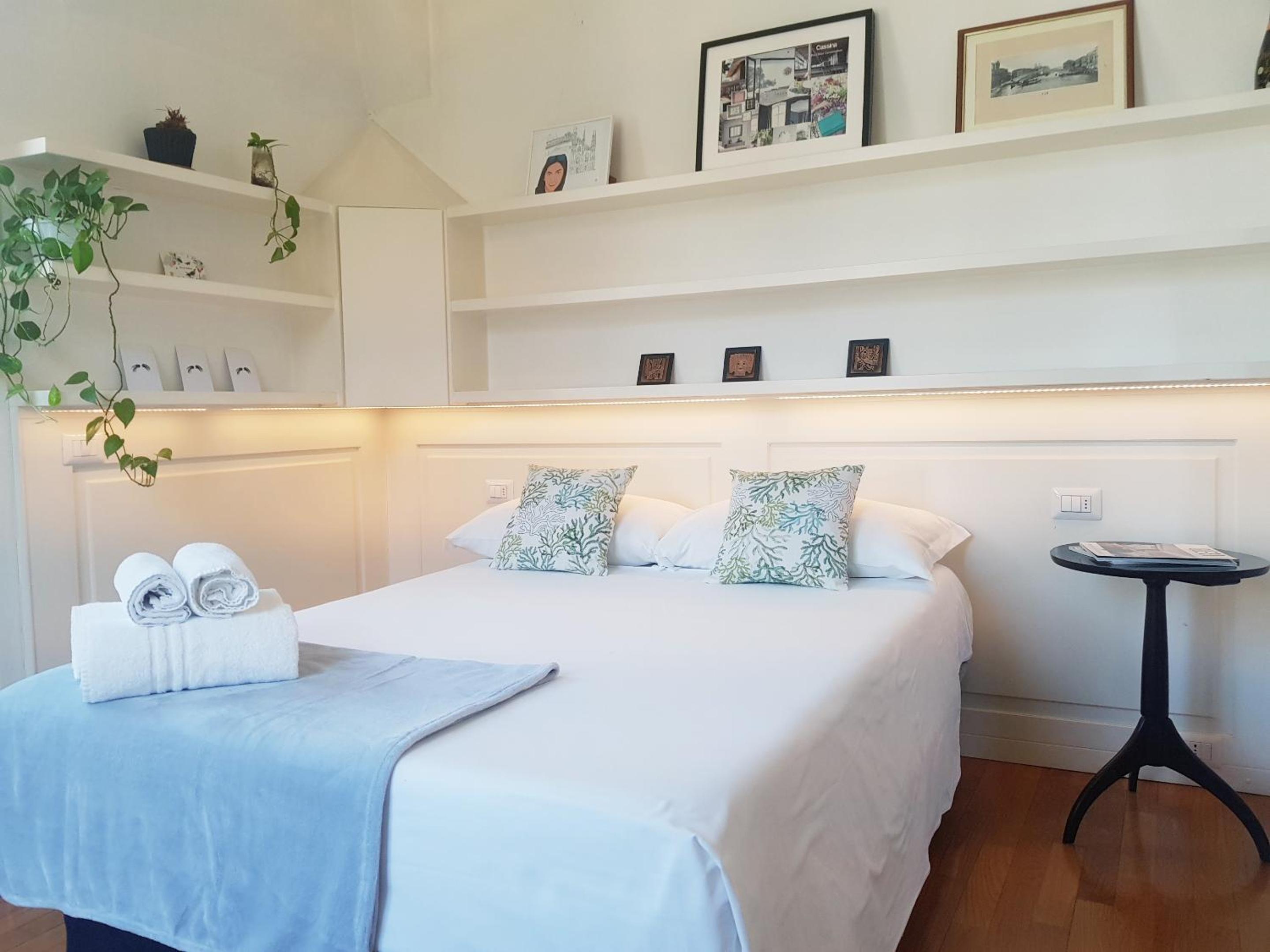 Studio Apartment with Balcony