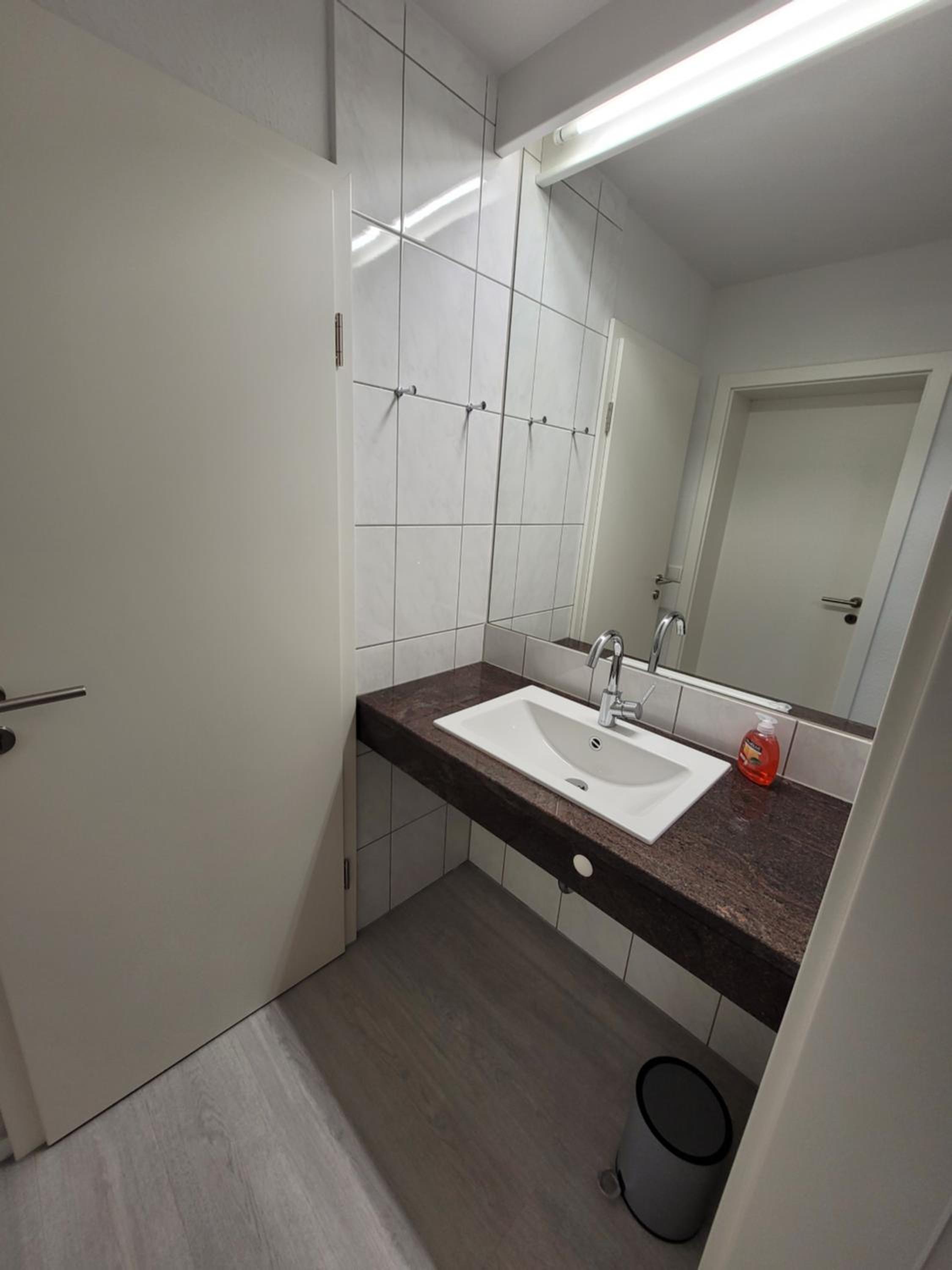 Twin Room with Private Bathroom photo 3