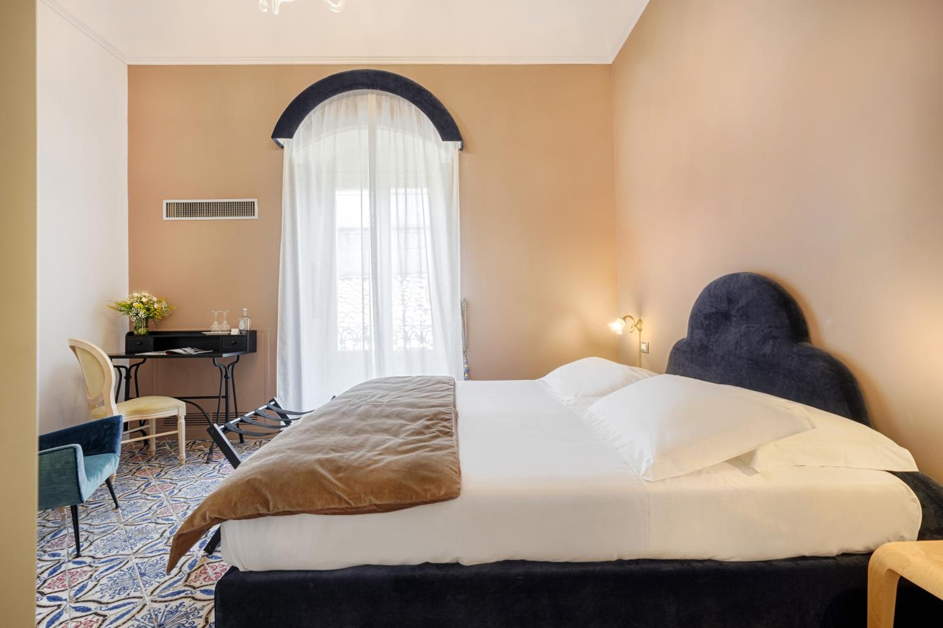 Deluxe Double Room - Photo 7