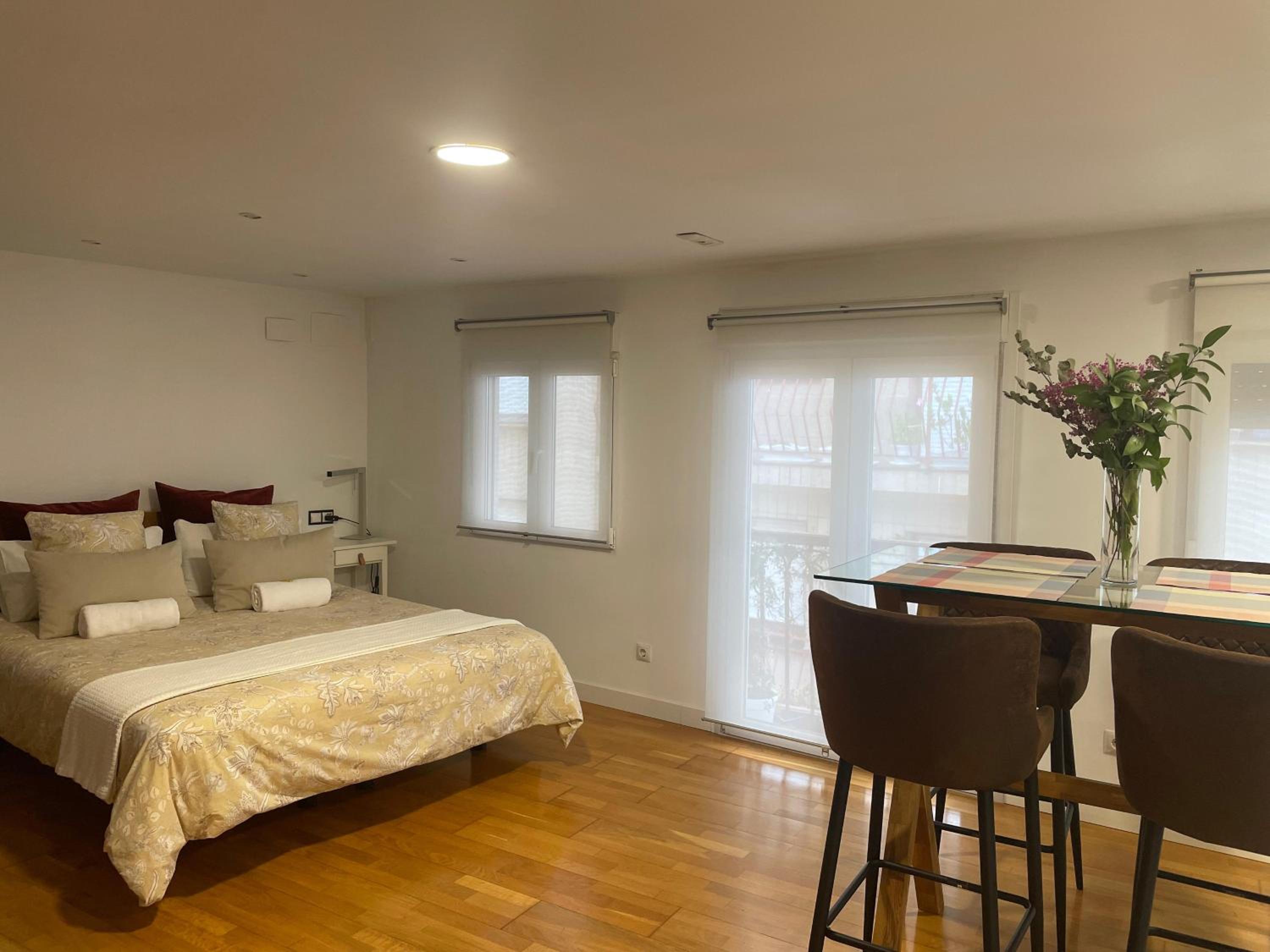 One-Bedroom Apartment - Photo 9