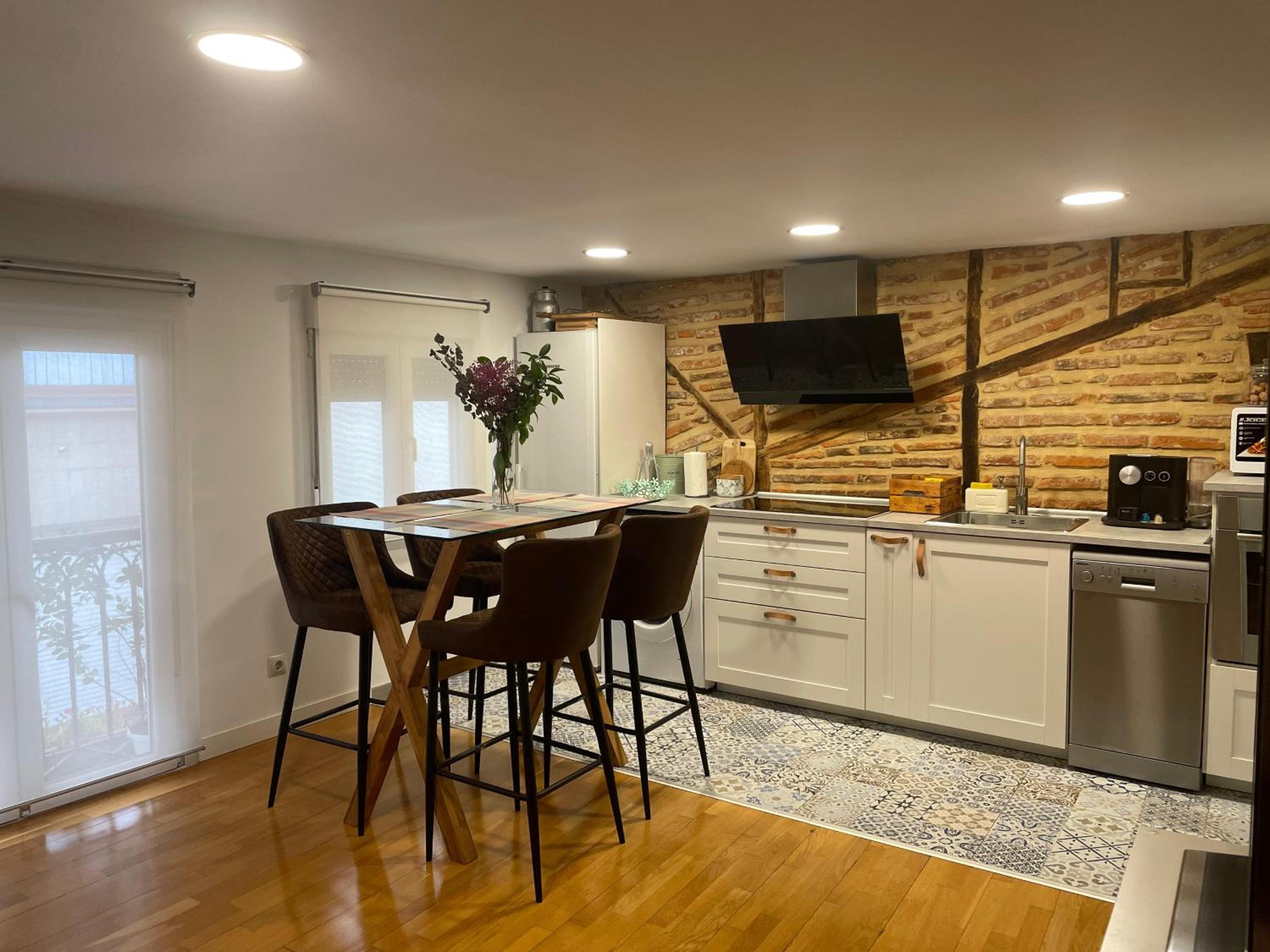 One-Bedroom Apartment - Photo 18