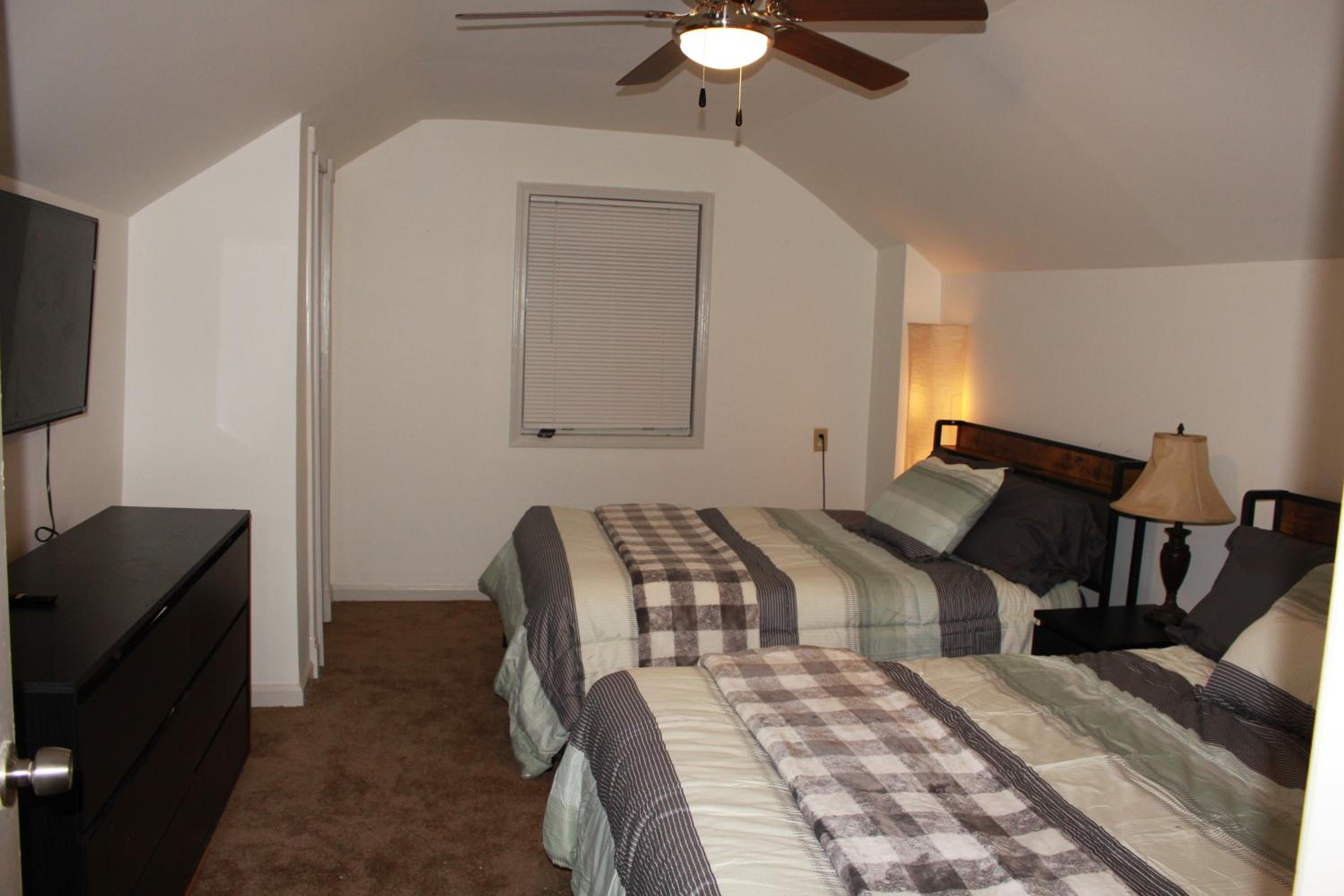 Quadruple Room with Shared Bathroom