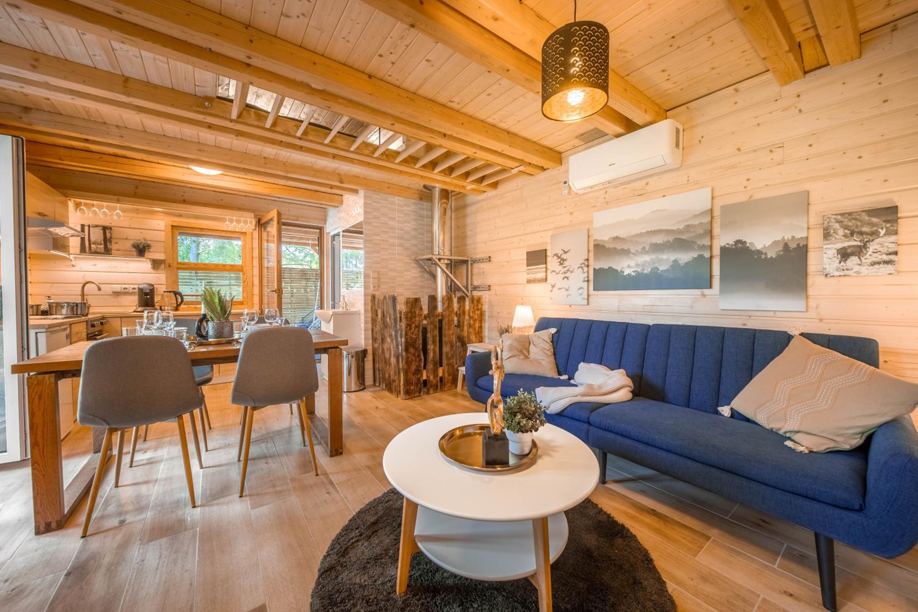 One-Bedroom House photo 1