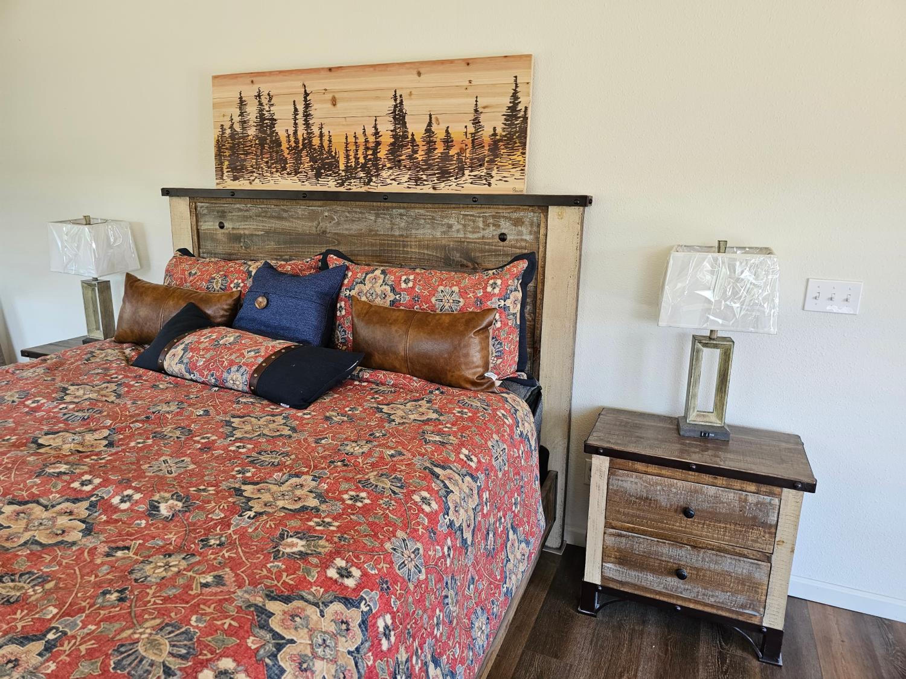 Deluxe King Room photo 2