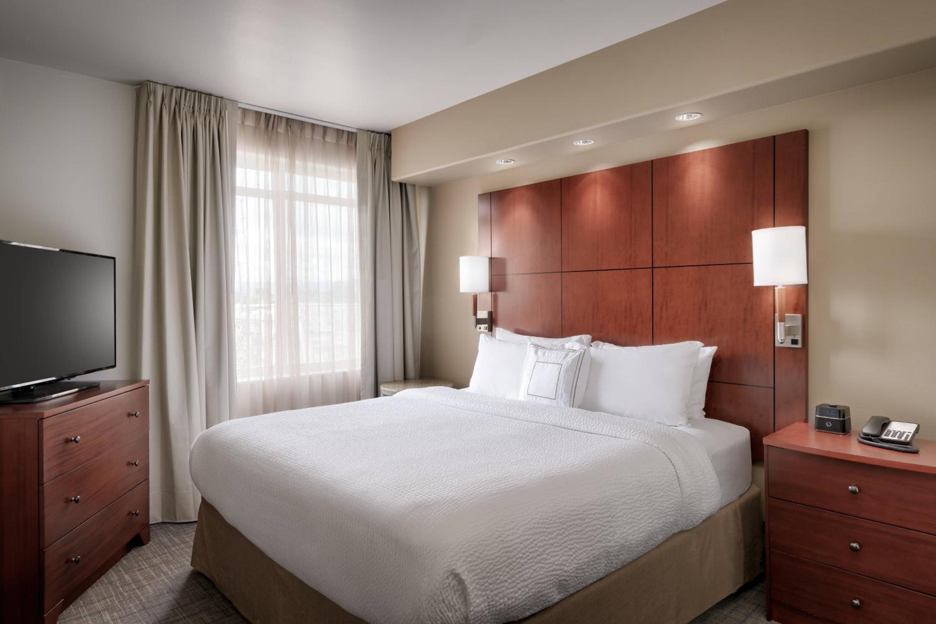 Two-Bedroom Suite - Photo 10