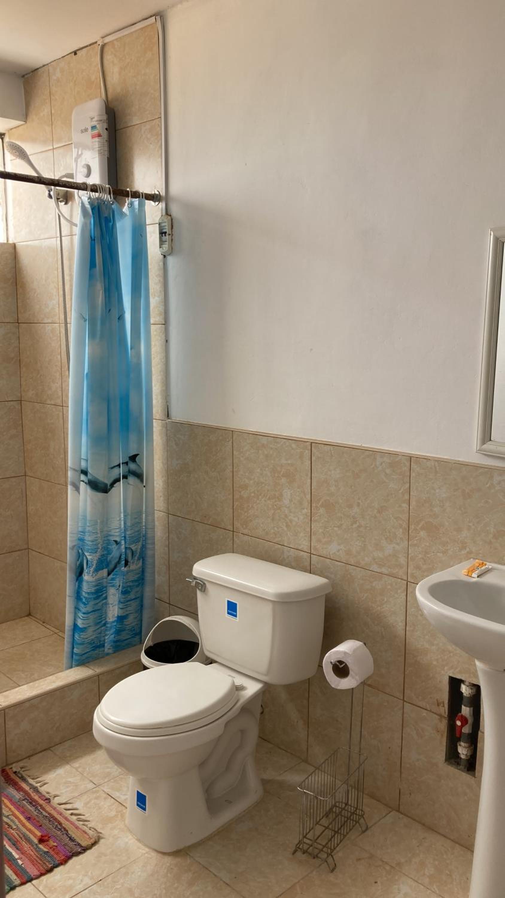 Standard Quadruple Room - Photo 9