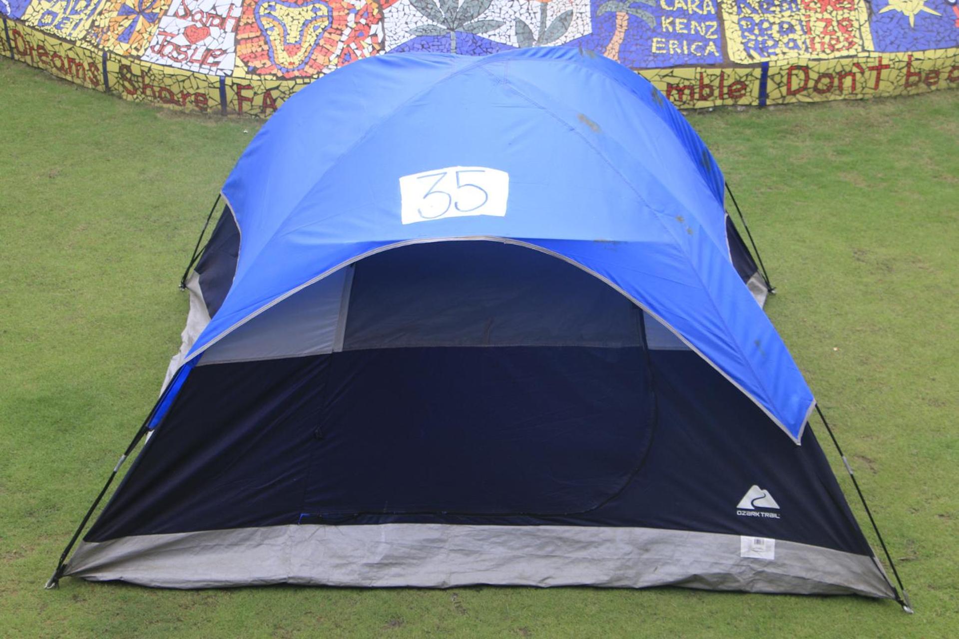 Double Tent - No A/C, No Fan photo 2