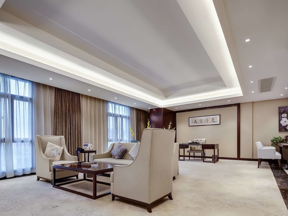 Family Room (Stress Free)