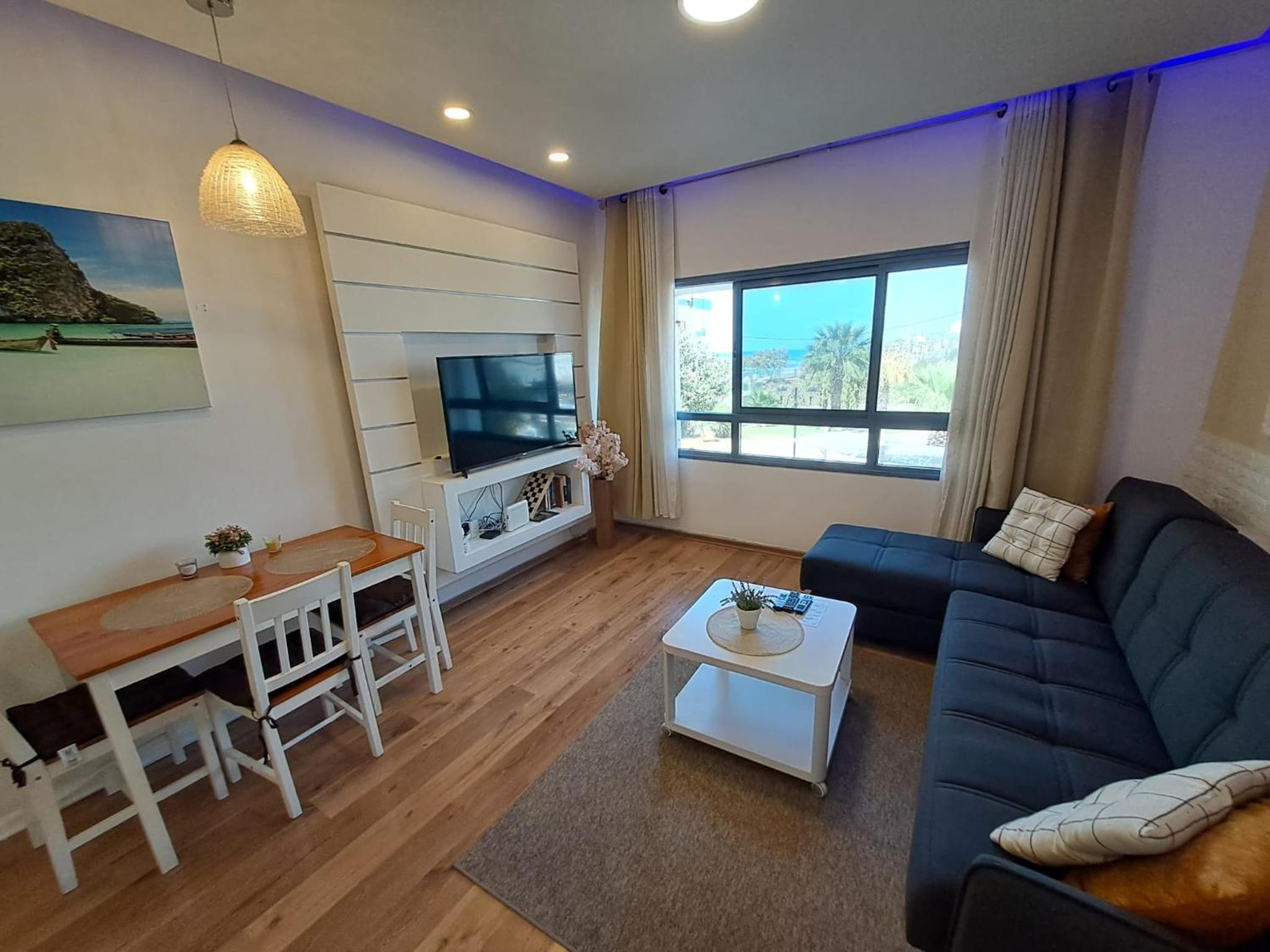 One-Bedroom Apartment - Photo 2
