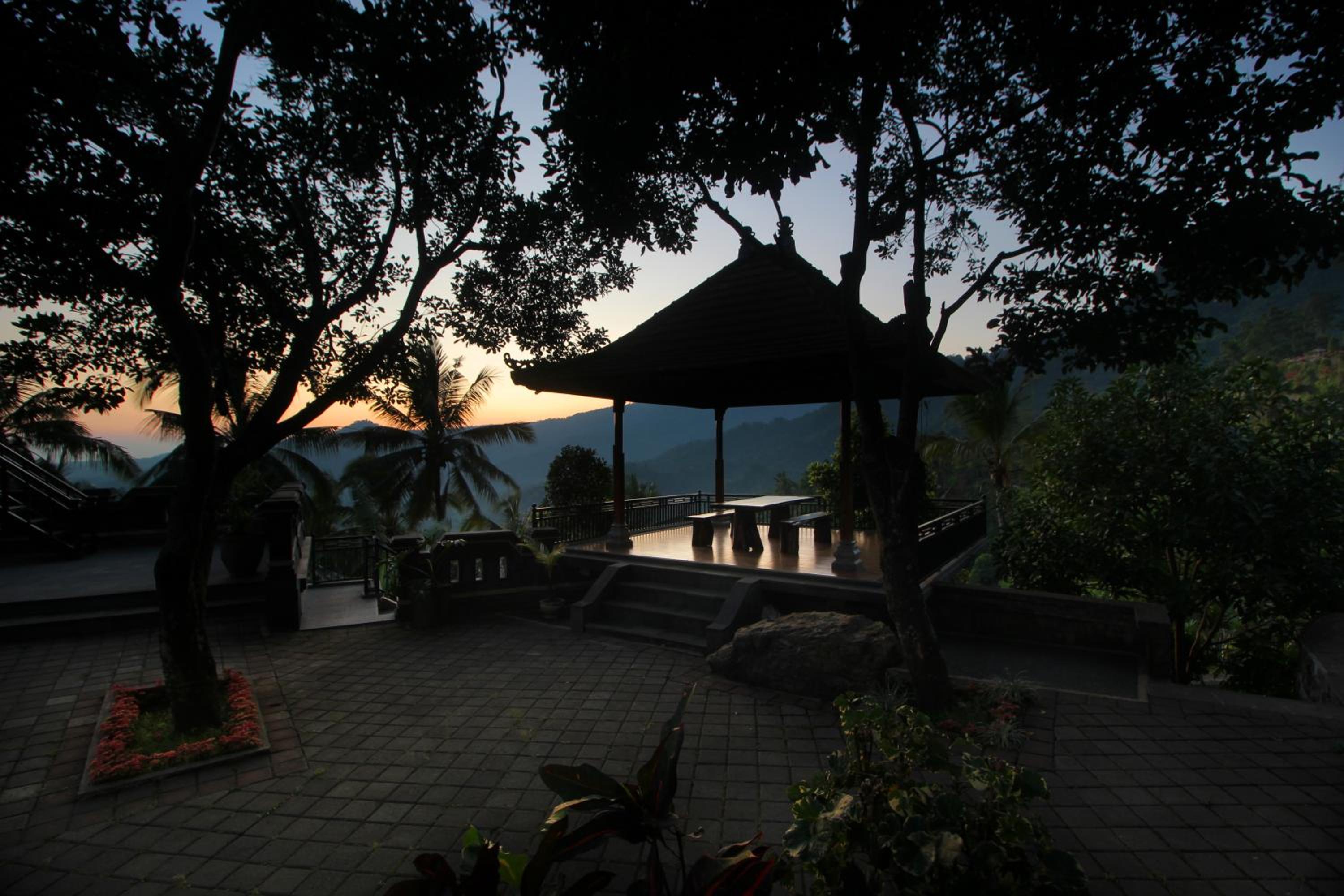 Standard Double Room with Garden View - Photo 28