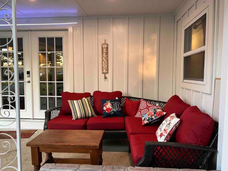 Three-Bedroom Apartment With Lake View photo 2